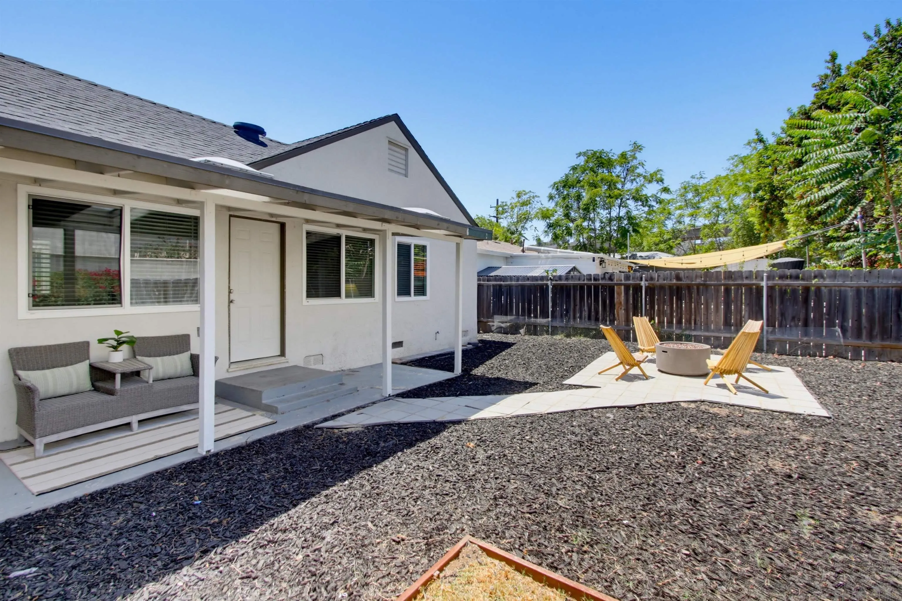 https://cdn.realtyfeed.com/cdn/127/260019541/70fdeb9b2e1c8f02965f808f8486c79a.webp