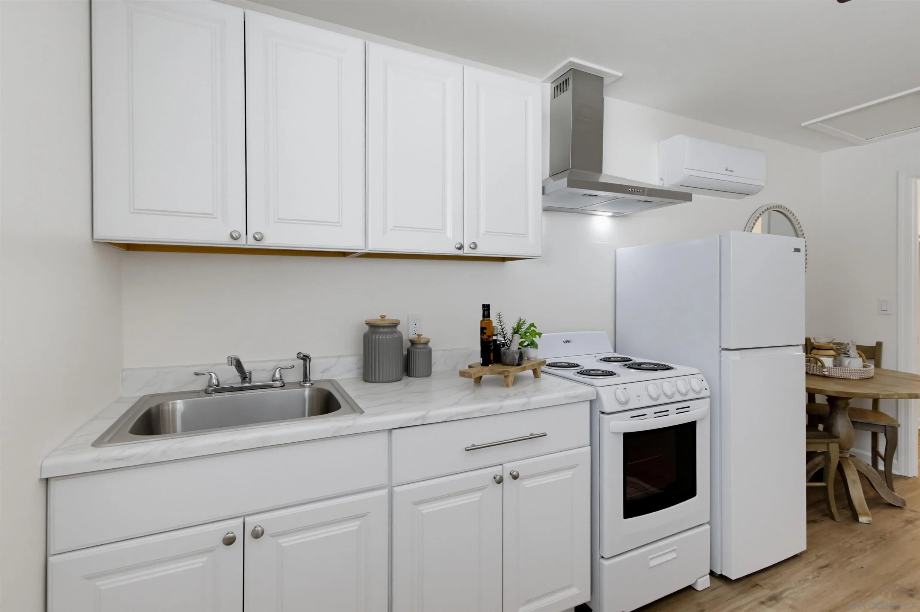 https://cdn.realtyfeed.com/cdn/127/260019541/84fcf54efa70ce4b097dafe62d333f69.webp