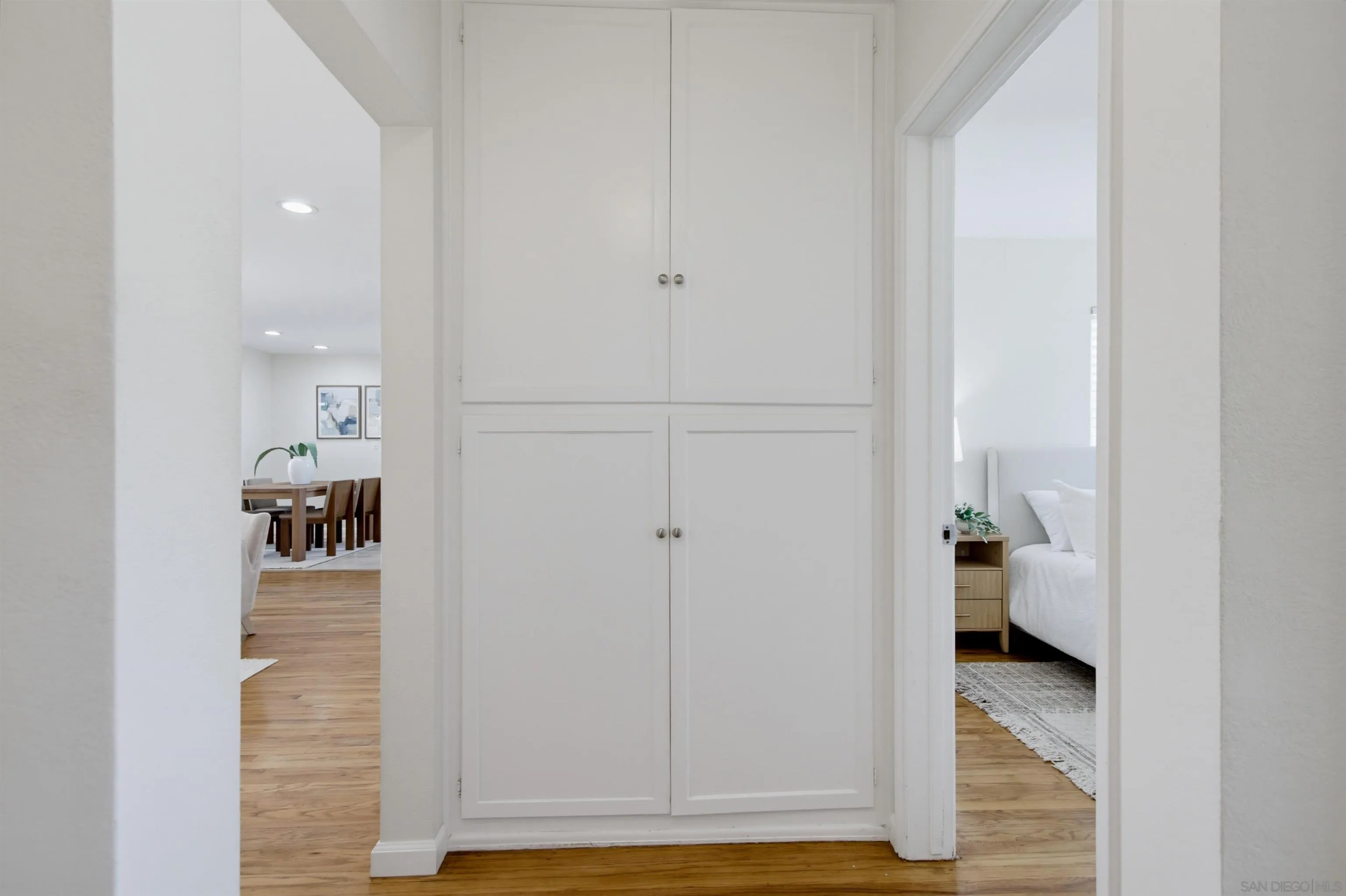 https://cdn.realtyfeed.com/cdn/127/260019541/af5e9acccb062e00a220e7f89d985581.webp