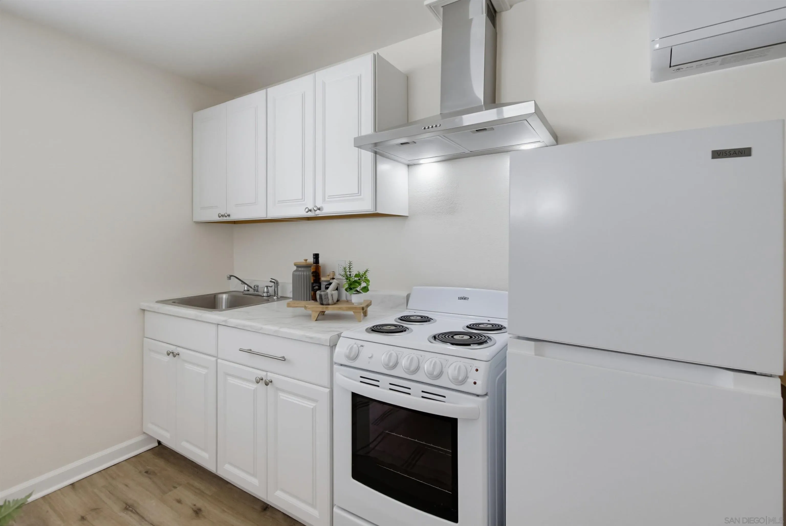https://cdn.realtyfeed.com/cdn/127/260019541/b3d7660ed5e36370cc662d104c052b99.webp