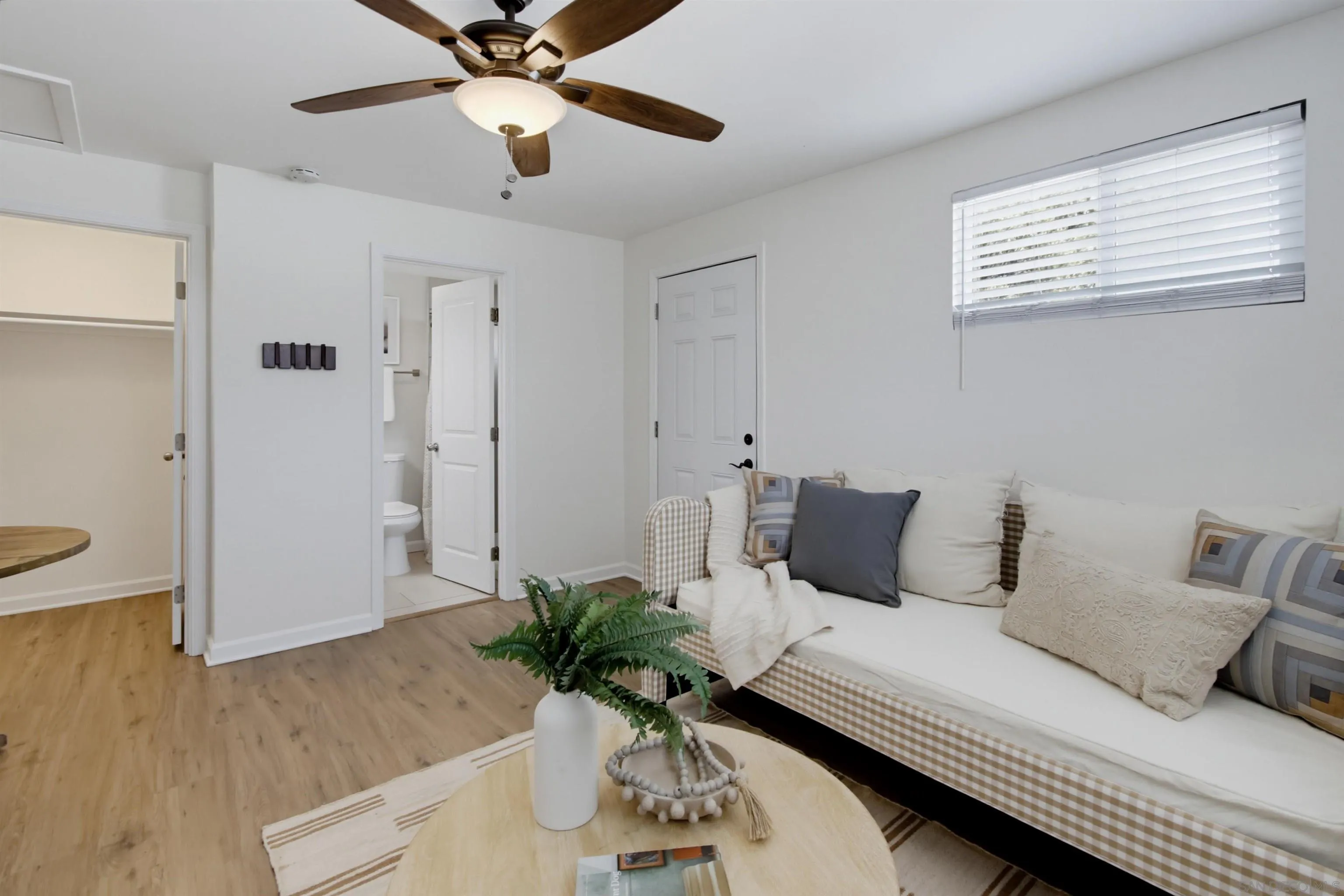 https://cdn.realtyfeed.com/cdn/127/260019541/c6cea63bce634d301b9fbb8590b55ad2.webp