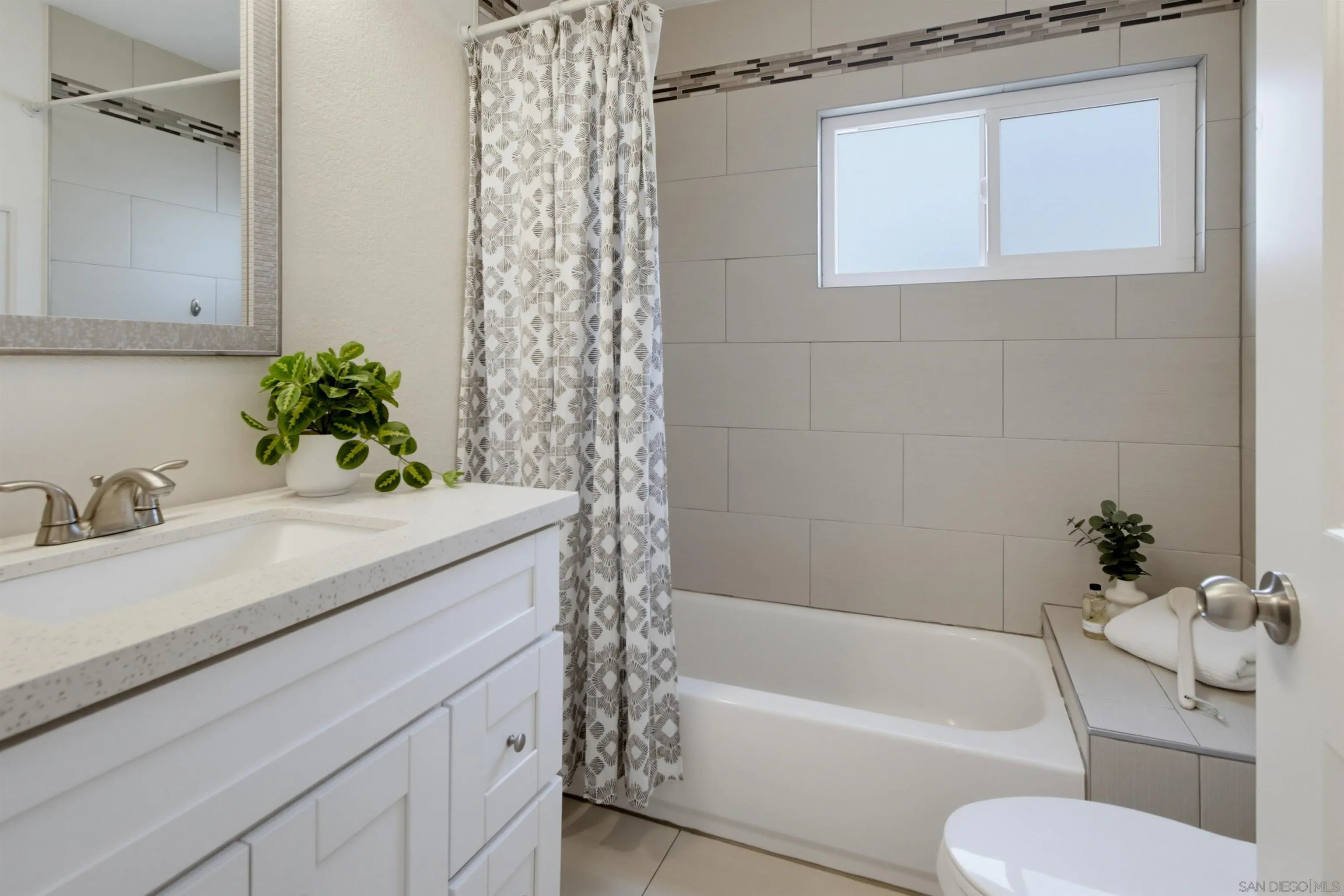 https://cdn.realtyfeed.com/cdn/127/260019541/dfd27d4464966898f3b737011fd87049.webp