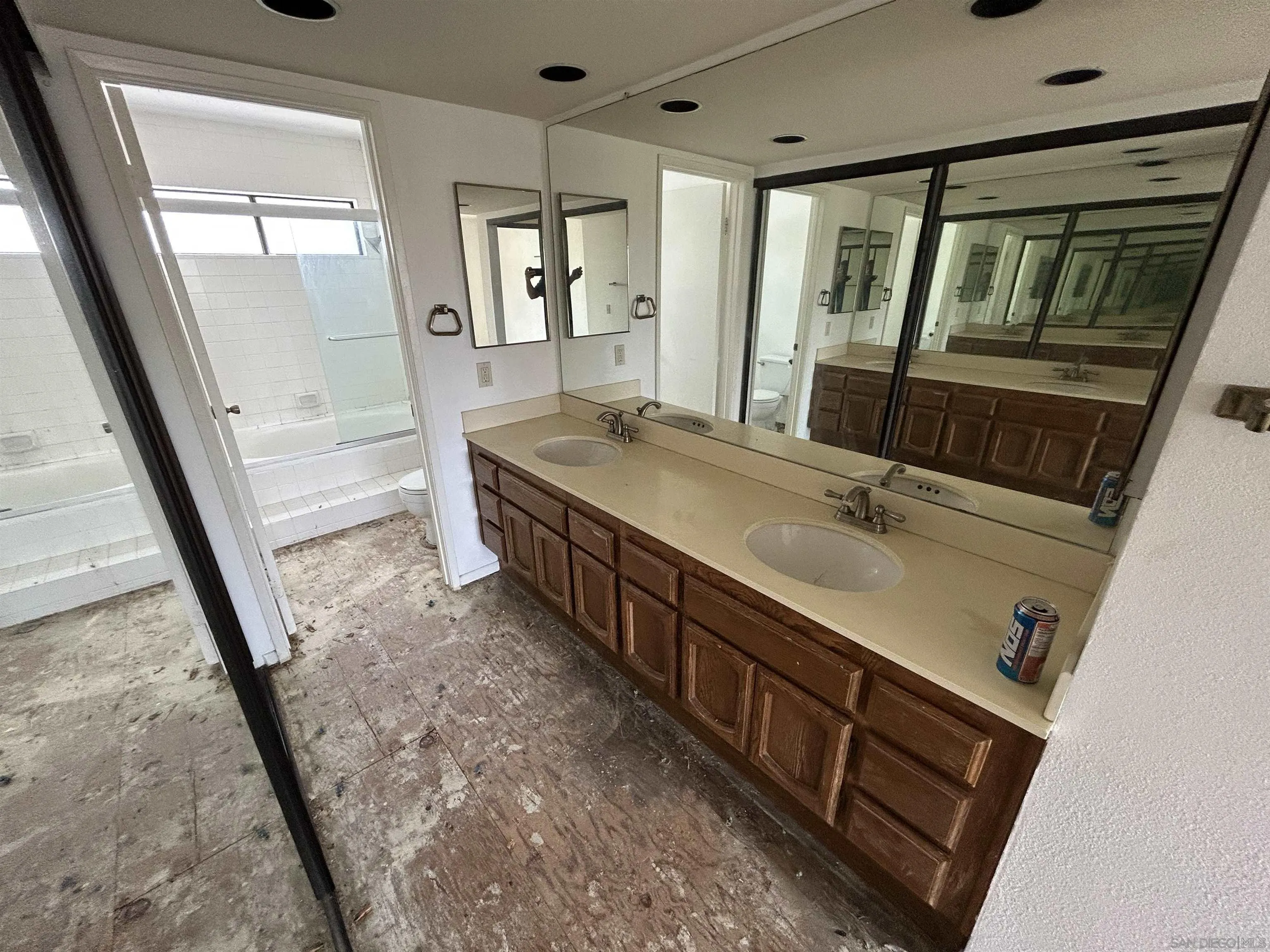 https://cdn.realtyfeed.com/cdn/127/260019542/67eea13c27492c2aa90e15ab86334893.webp