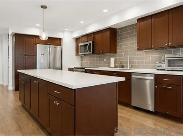 Photo #12: 260019544 Listing: Photo #12
