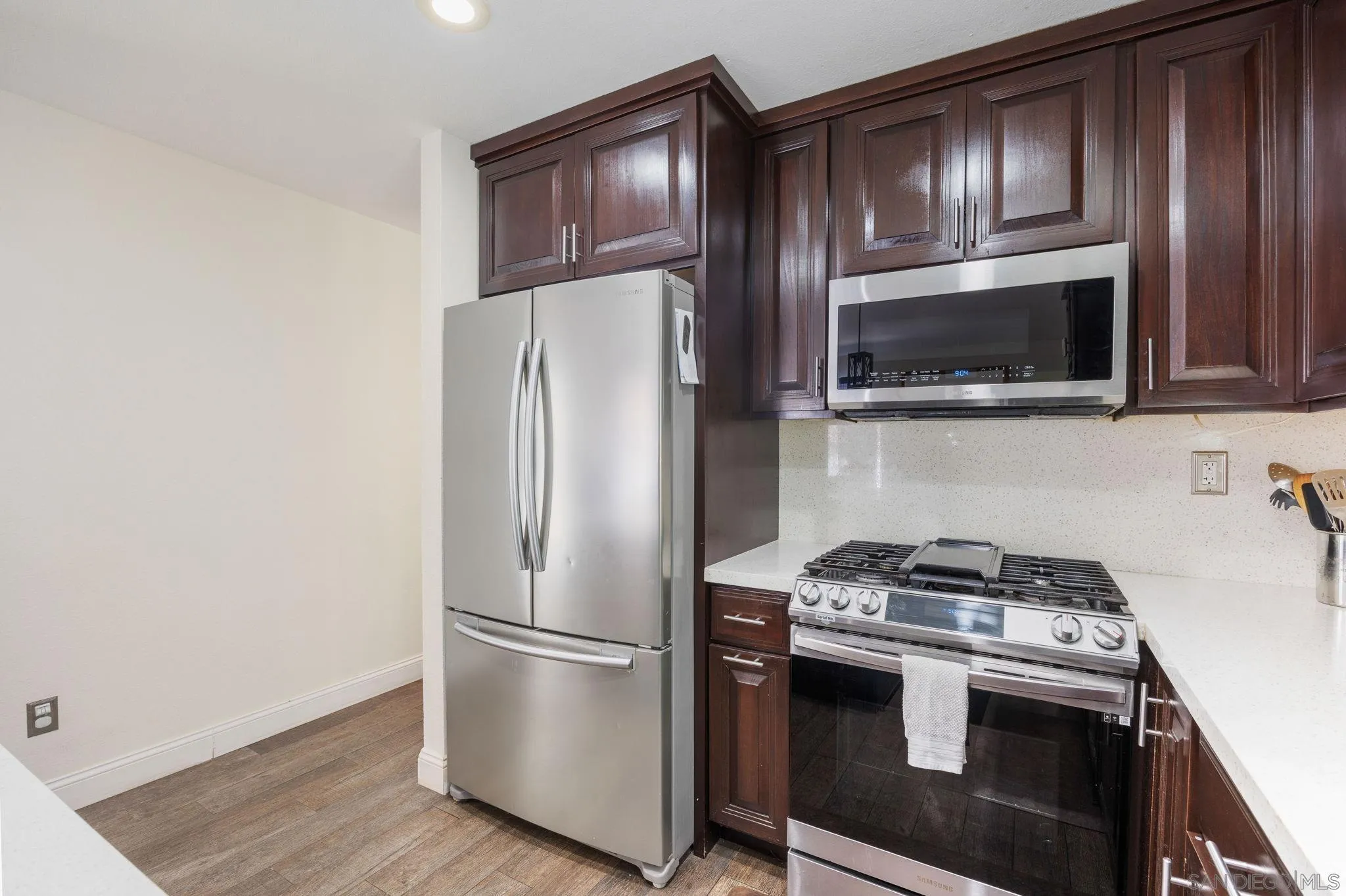 Photo #13: 260019545 Listing: Photo #13