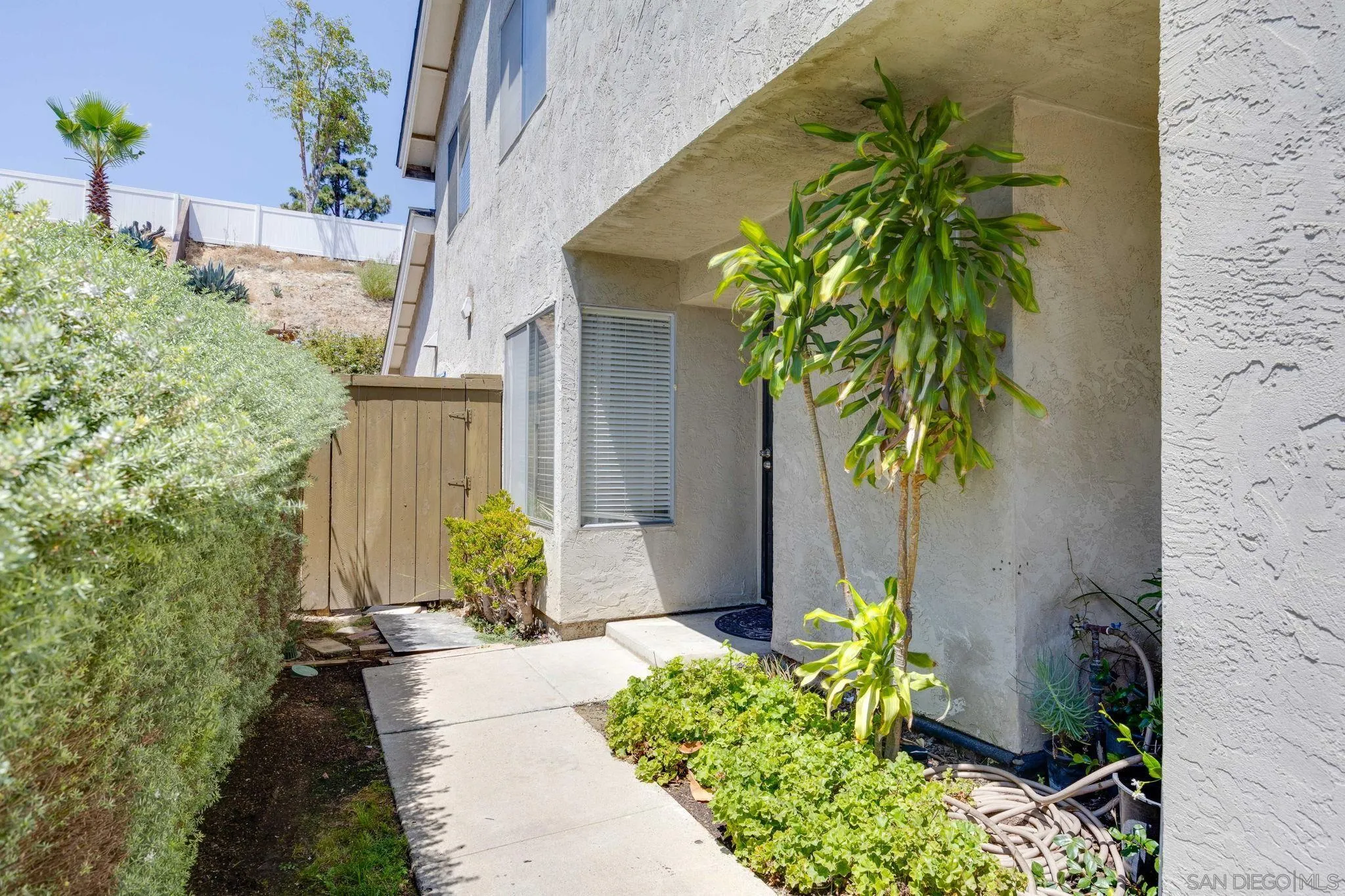 6986 Pembridge Lane, San Diego, CA 92139 - Photo 5 of 29, San Diego, CA
