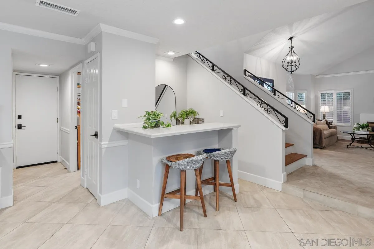 https://cdn.realtyfeed.com/cdn/127/260019548/305d01d5f4b4fdcc5572f83f7dbc40fe.webp