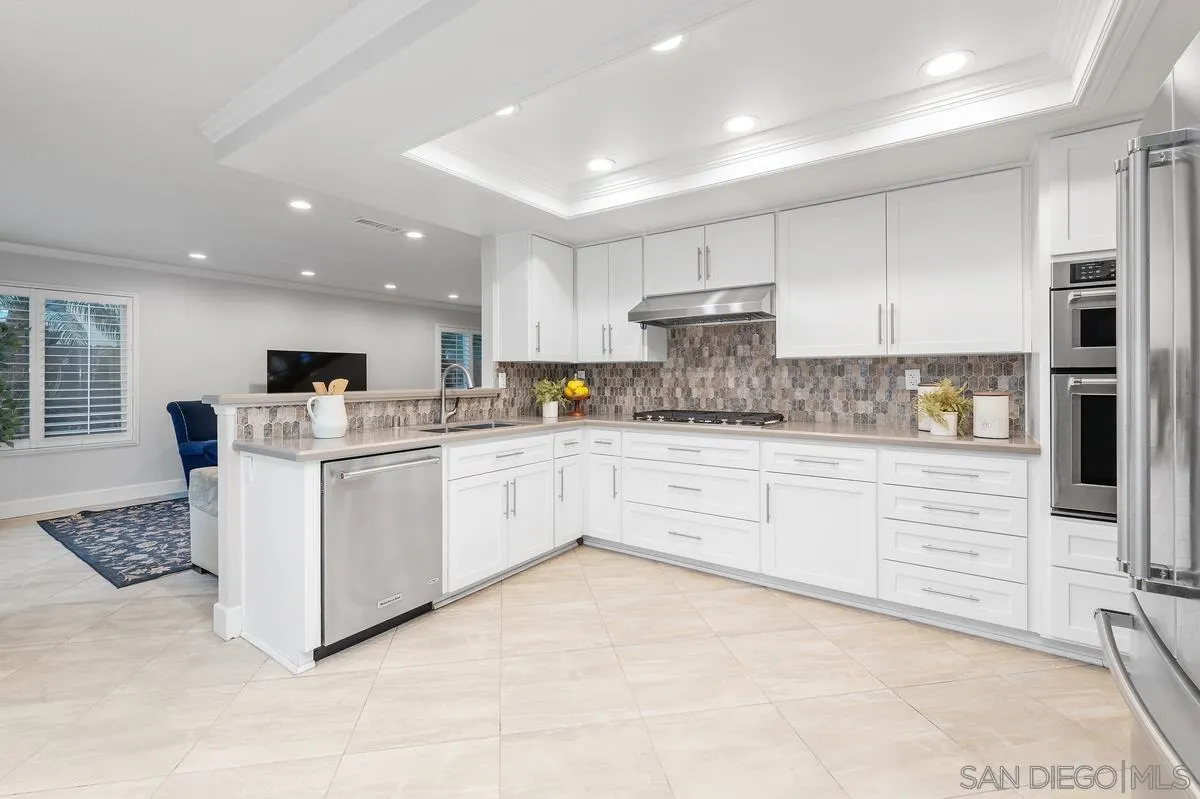 https://cdn.realtyfeed.com/cdn/127/260019548/55cd578707e0f961cfb9bd110a987fb1.webp