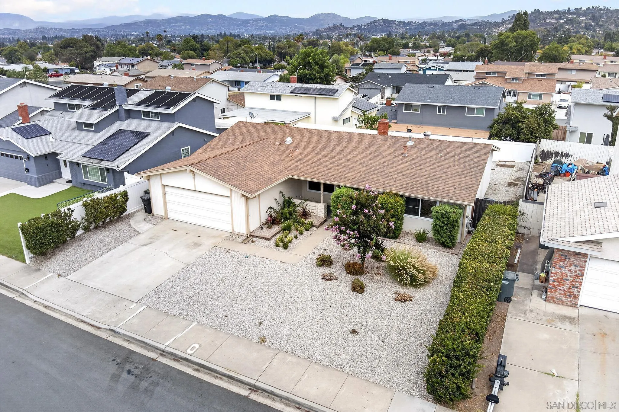 https://cdn.realtyfeed.com/cdn/127/260019553/5f34058c773aaabfbdb40338b8a34735.webp