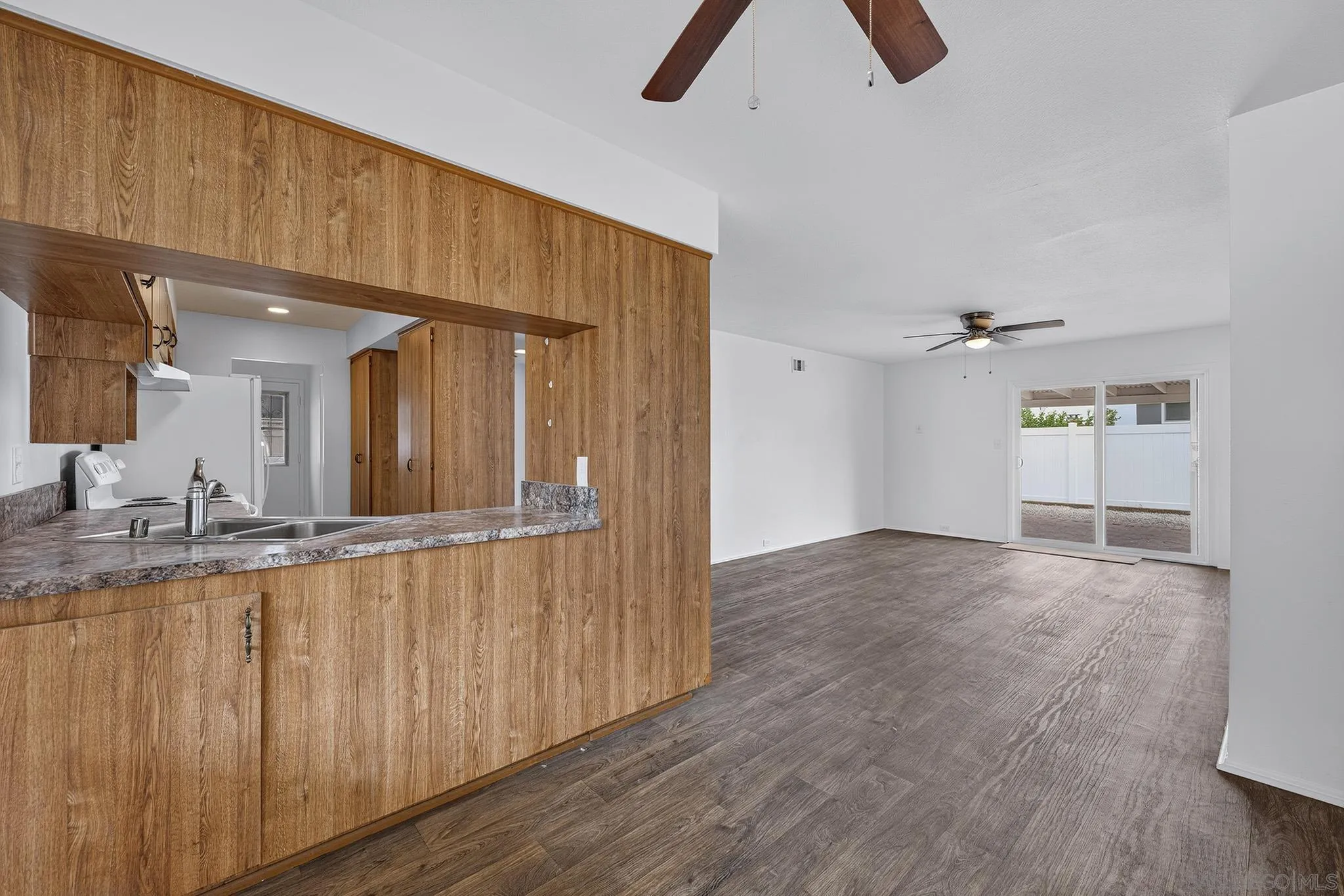 https://cdn.realtyfeed.com/cdn/127/260019553/6730b7a0bb3f306c81e6a7aac16e14c5.webp