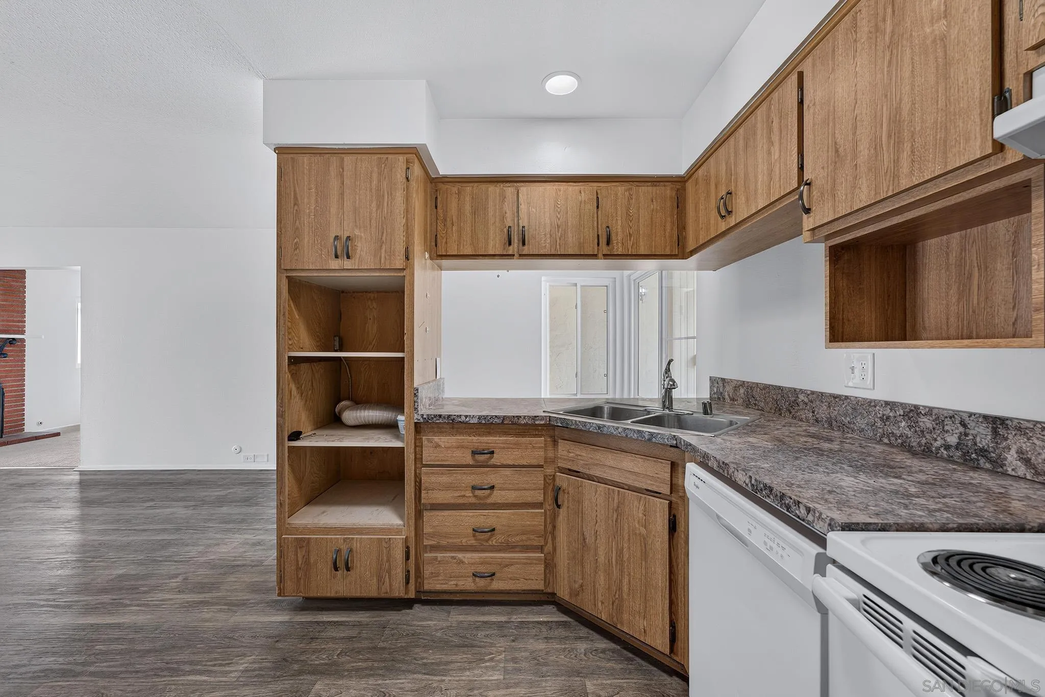 https://cdn.realtyfeed.com/cdn/127/260019553/6fa44b52c66e56560e5b21be0910e1ca.webp