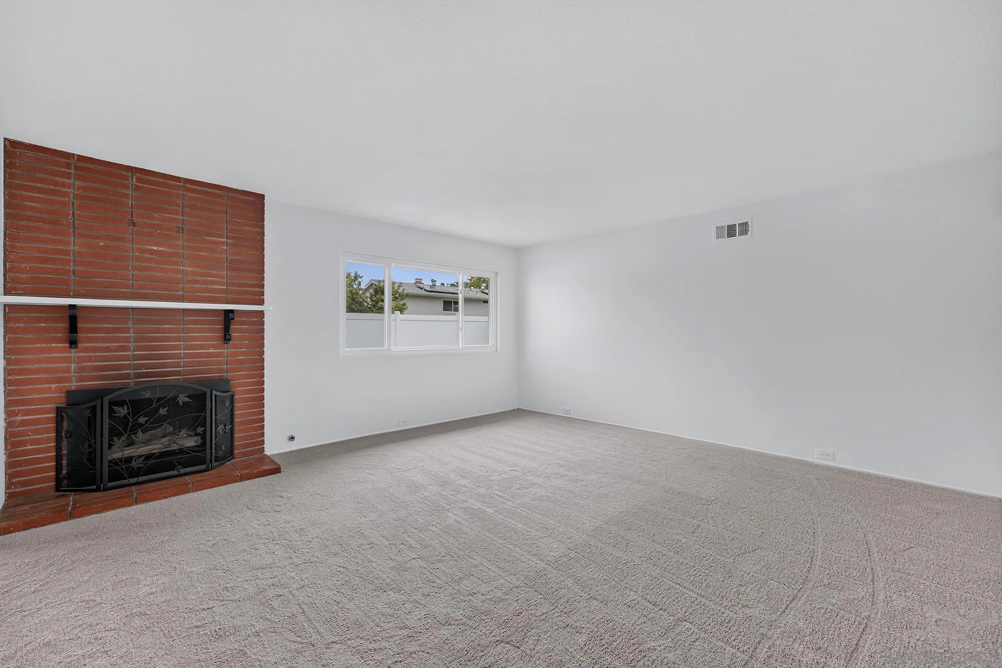 https://cdn.realtyfeed.com/cdn/127/260019553/8775c4eed80d7ab66a8d75d20a5a2198.webp