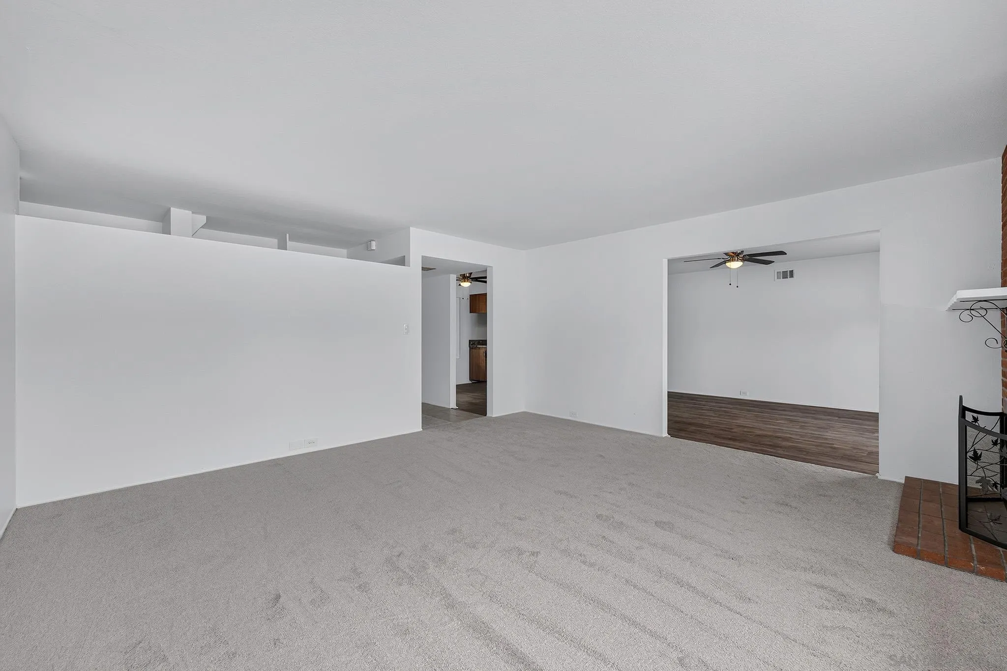 https://cdn.realtyfeed.com/cdn/127/260019553/a8580e8997be589521c401fc08904e69.webp
