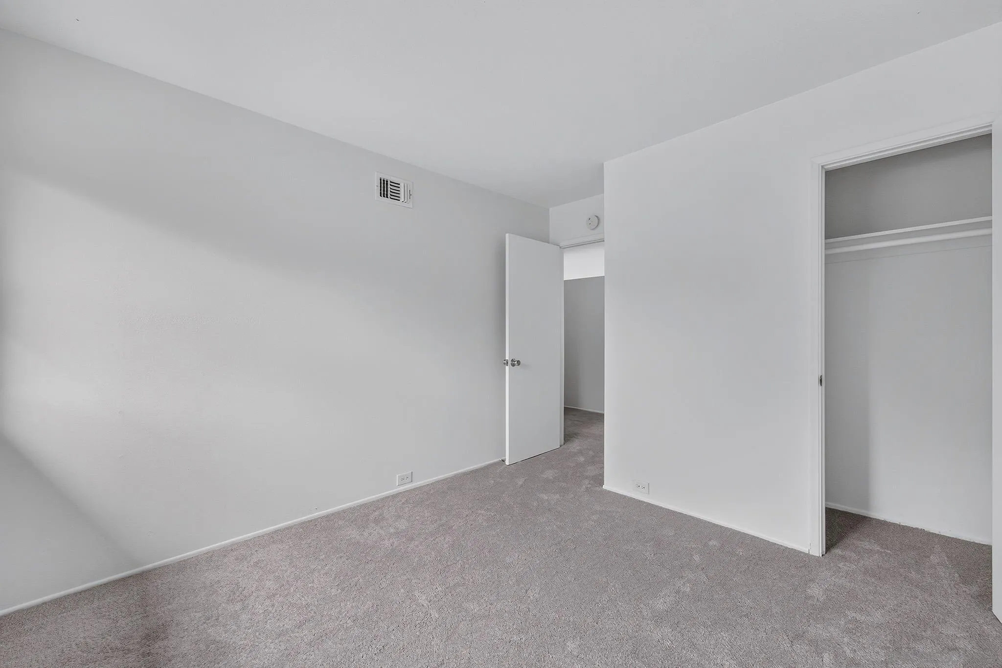 https://cdn.realtyfeed.com/cdn/127/260019553/d6364c3fc36d8e1aa8c6850182c27616.webp