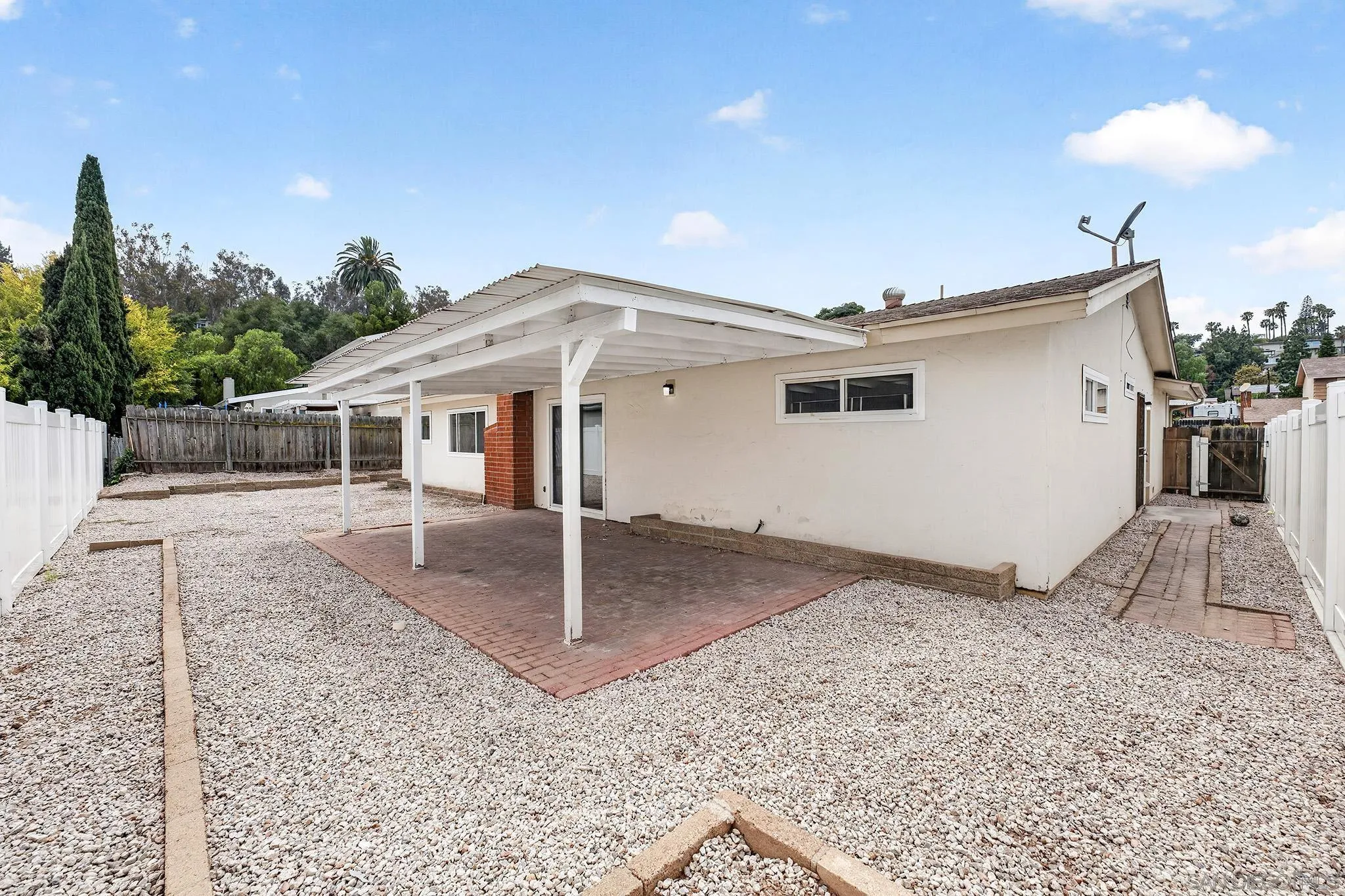 https://cdn.realtyfeed.com/cdn/127/260019553/fe3d04d7db5ae9af5f7ef631117ca7cc.webp