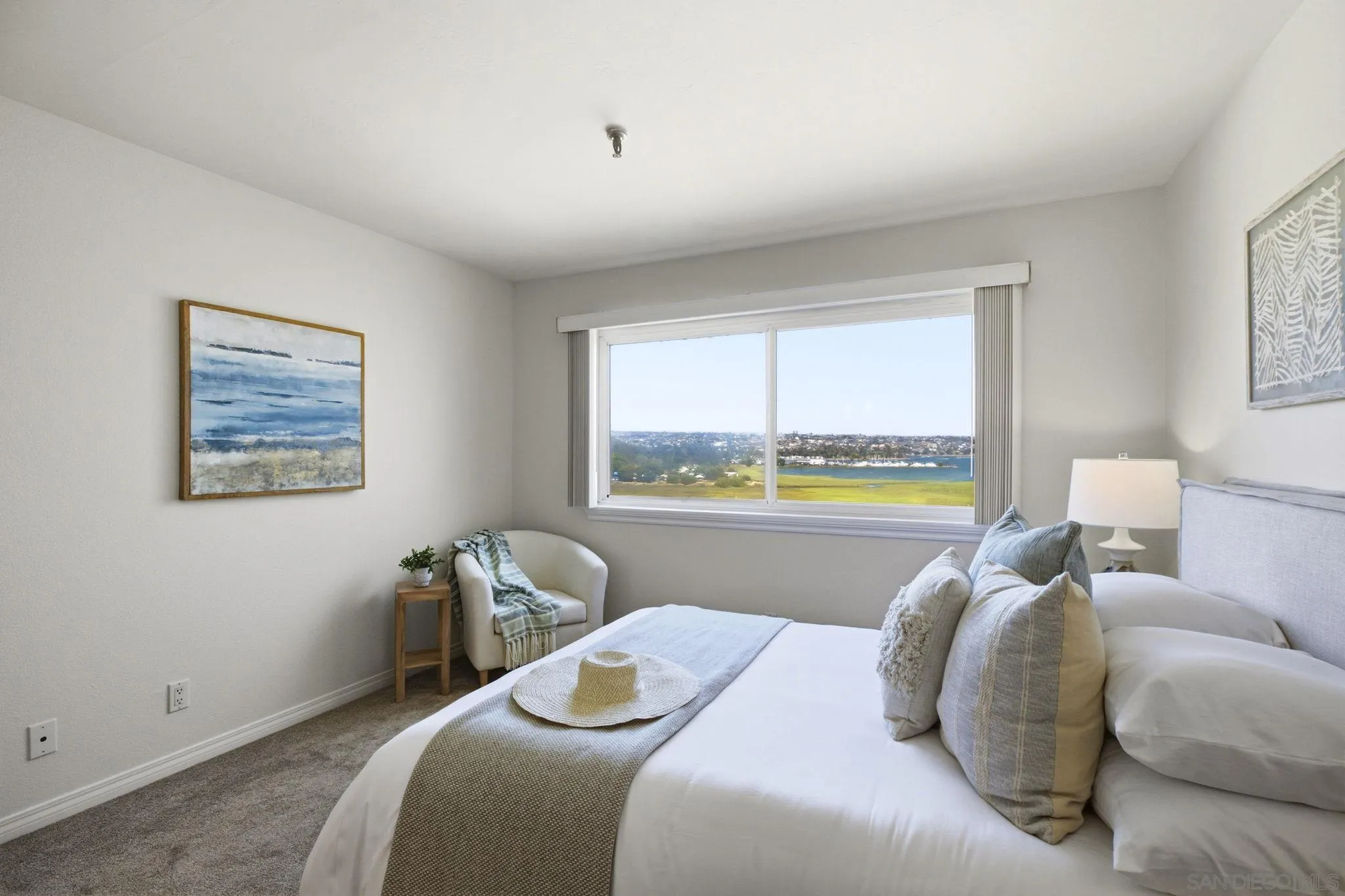 https://cdn.realtyfeed.com/cdn/127/260019555/50055b008797bd270e4049566453b321.webp