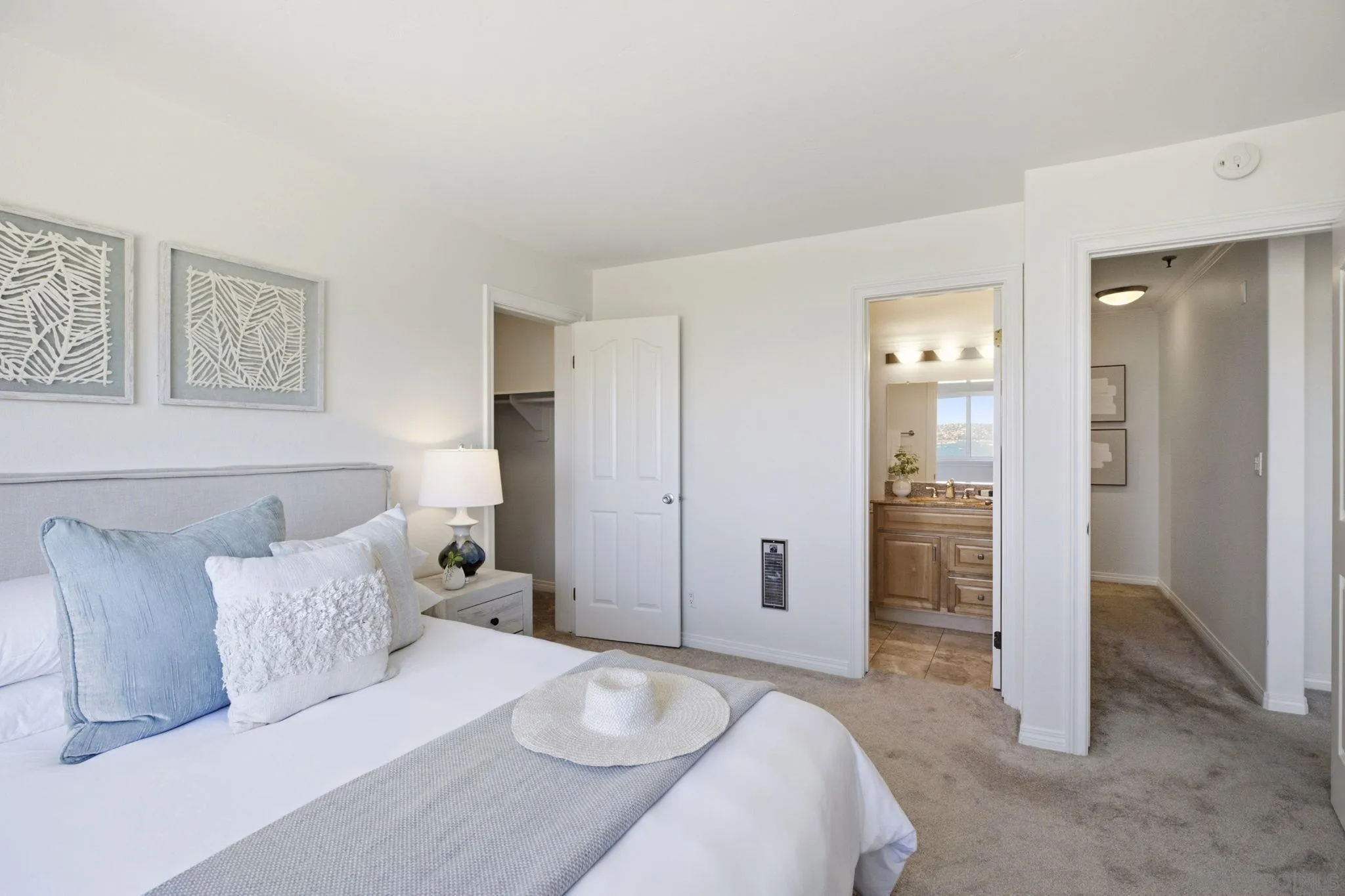 https://cdn.realtyfeed.com/cdn/127/260019555/549c9cd0d488be5c60ed38c1f16ac2af.webp