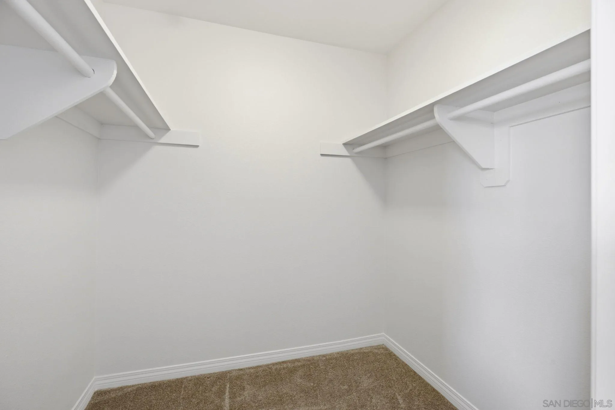 https://cdn.realtyfeed.com/cdn/127/260019555/6c0363166c3cc35eda1eb68937167993.webp