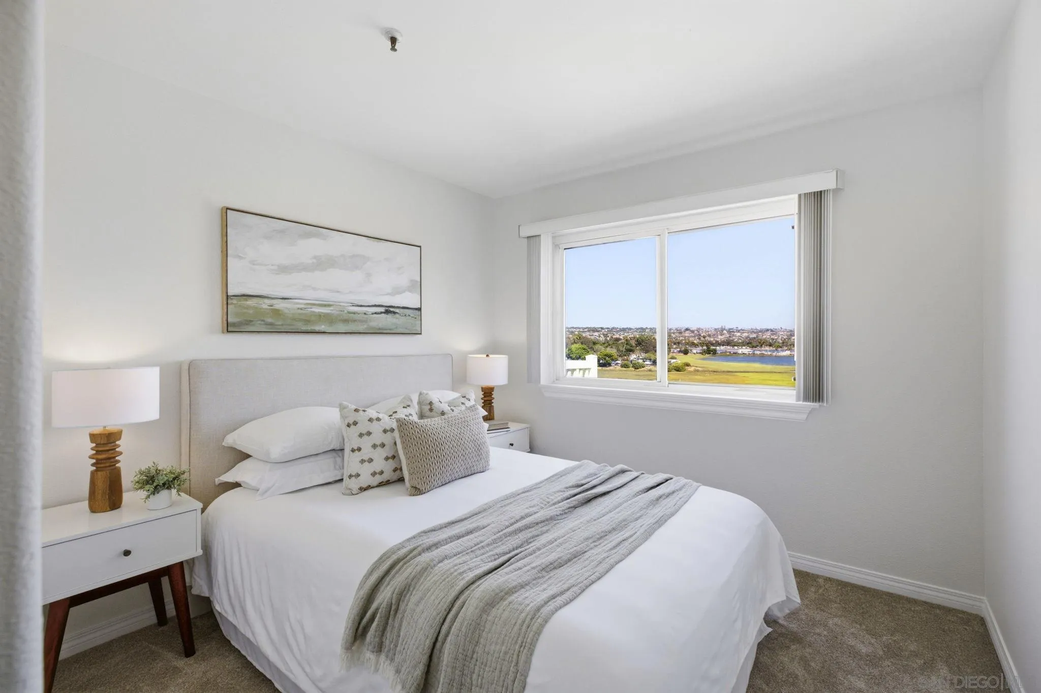 https://cdn.realtyfeed.com/cdn/127/260019555/954125642d4d6274a850b78ab15e2a37.webp