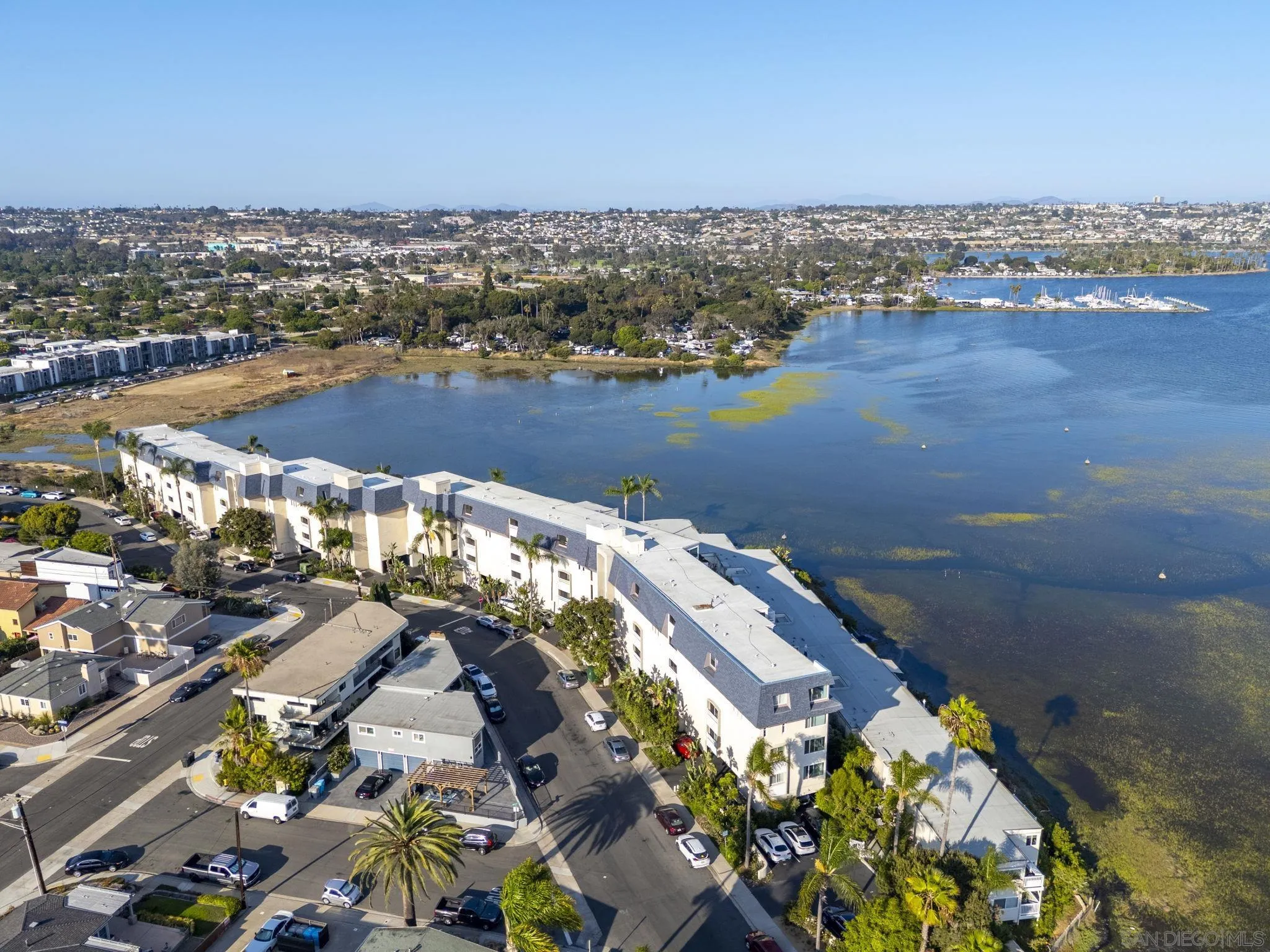 https://cdn.realtyfeed.com/cdn/127/260019555/f96be7f3af84d8c76fe13e9a3cf2f703.webp