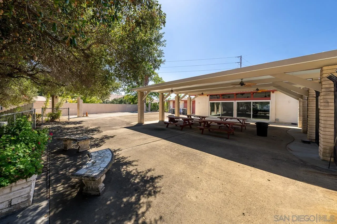 https://cdn.realtyfeed.com/cdn/127/260019558/0a65021a15dcf628f2ff91e8ebb0a81c.webp