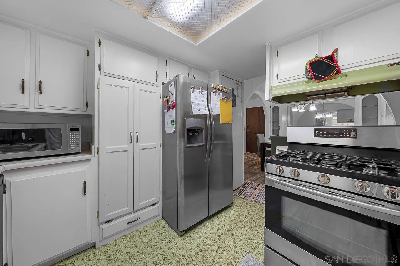 https://cdn.realtyfeed.com/cdn/127/260019558/2eff6c835c744af9d247de24d847e7ed.webp