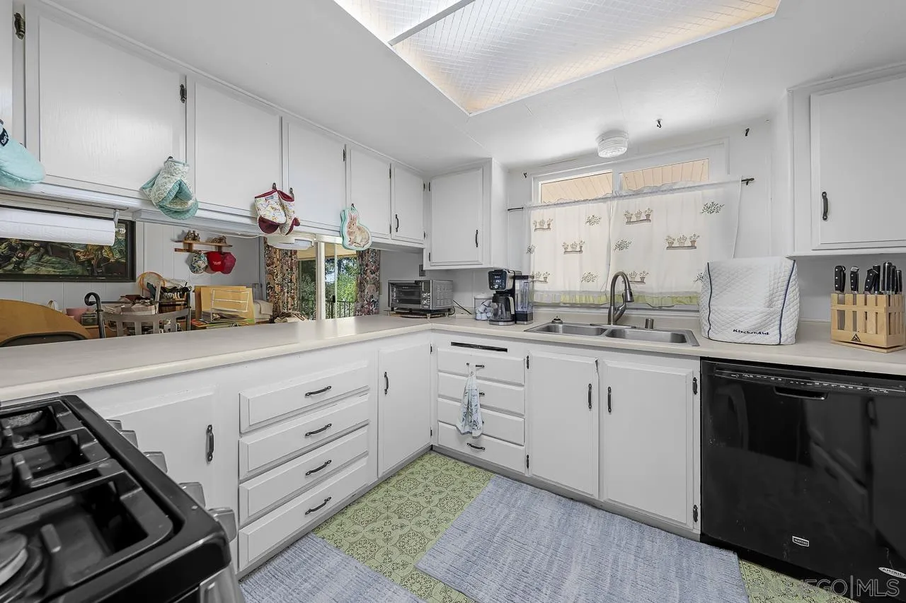 https://cdn.realtyfeed.com/cdn/127/260019558/6ecf951313a70dbf6c858c1ce7d832f8.webp