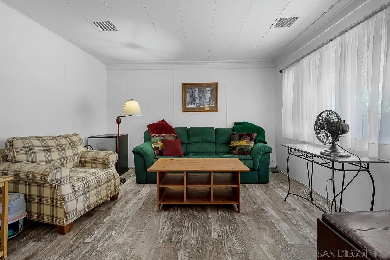 https://cdn.realtyfeed.com/cdn/127/260019558/a76e5c998c2bdce524baf0d094ef7ea4.webp