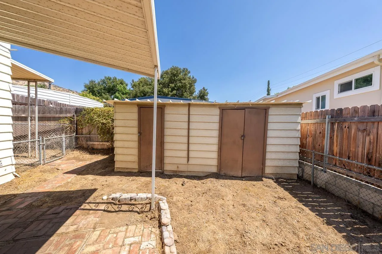 https://cdn.realtyfeed.com/cdn/127/260019558/bed0177eafebd78f5782f69acb4f9c1c.webp