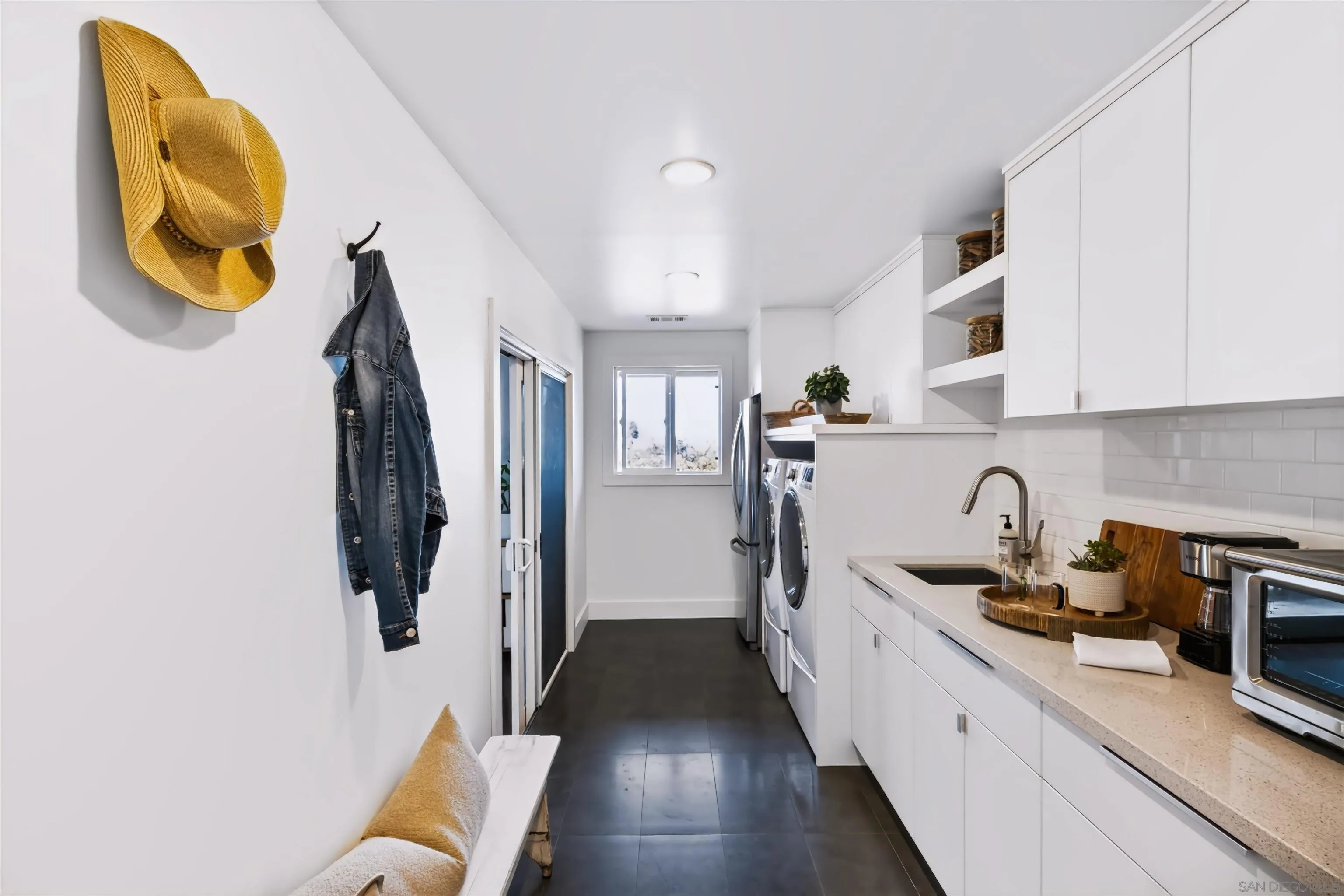 https://cdn.realtyfeed.com/cdn/127/260019559/14db7e7a325d80251647ea8d97e79733.webp