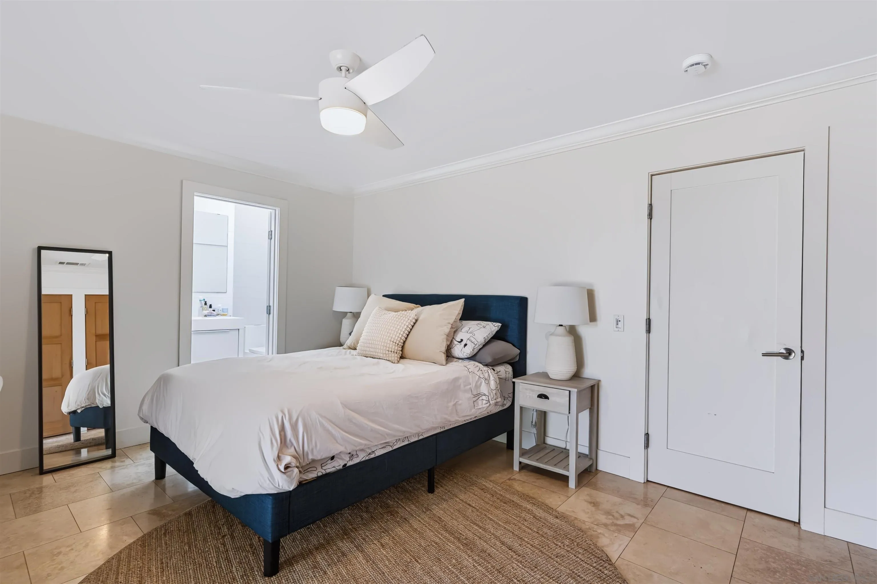 https://cdn.realtyfeed.com/cdn/127/260019559/232c8b0fdf9331bea4c62f56c78cc714.webp