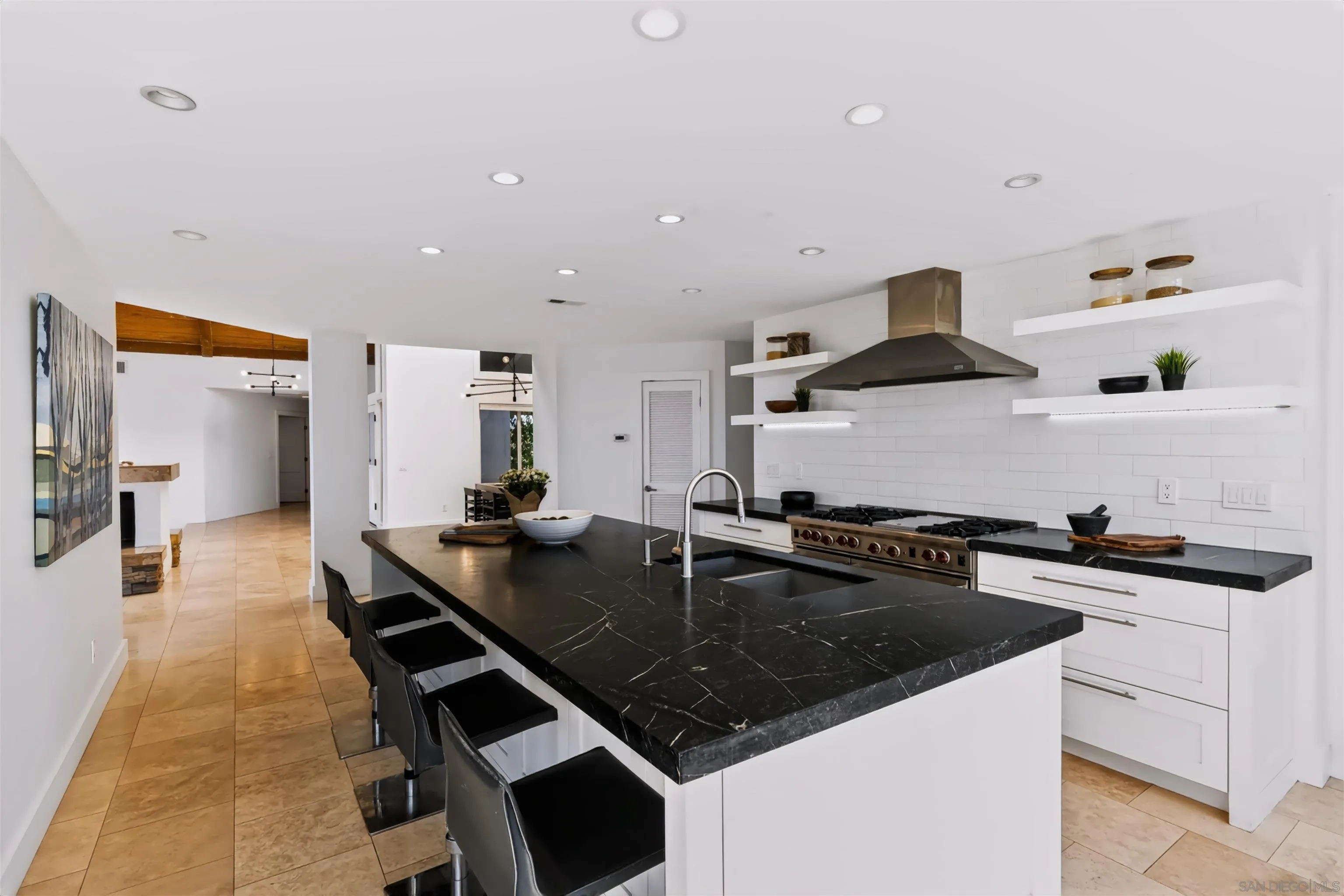 https://cdn.realtyfeed.com/cdn/127/260019559/476cdbb6aed17d5e865304a7522c69a9.webp