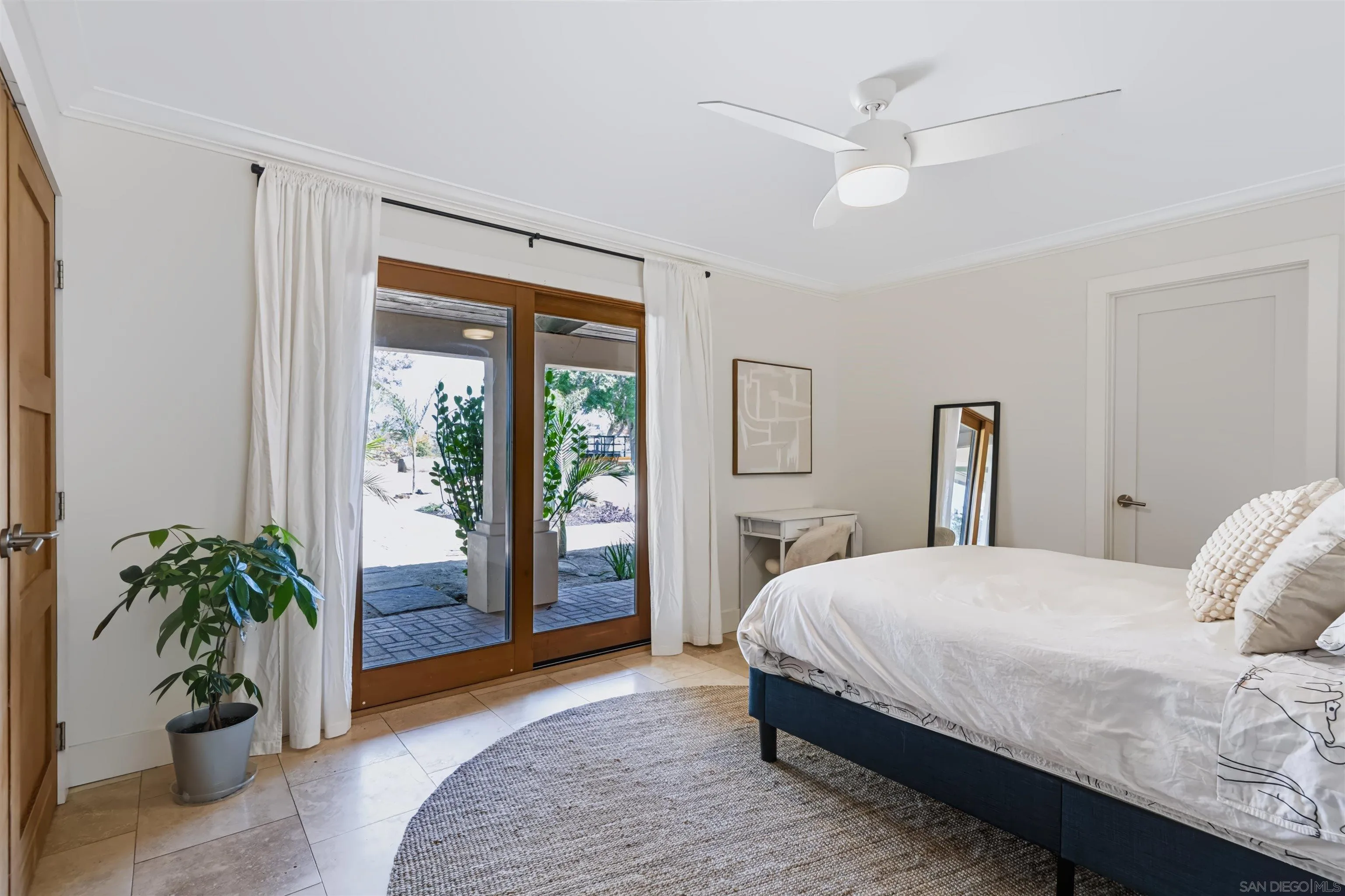 https://cdn.realtyfeed.com/cdn/127/260019559/53a131e460e38db27fea22f33b77e3a9.webp