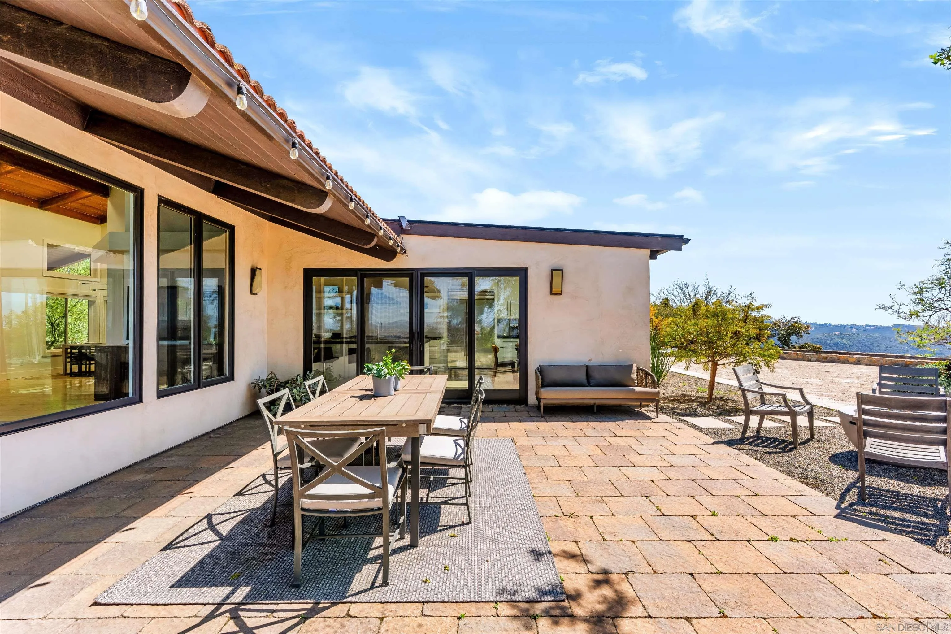 https://cdn.realtyfeed.com/cdn/127/260019559/5d49d14c90336f1d49d63a7a4fa2ecff.webp