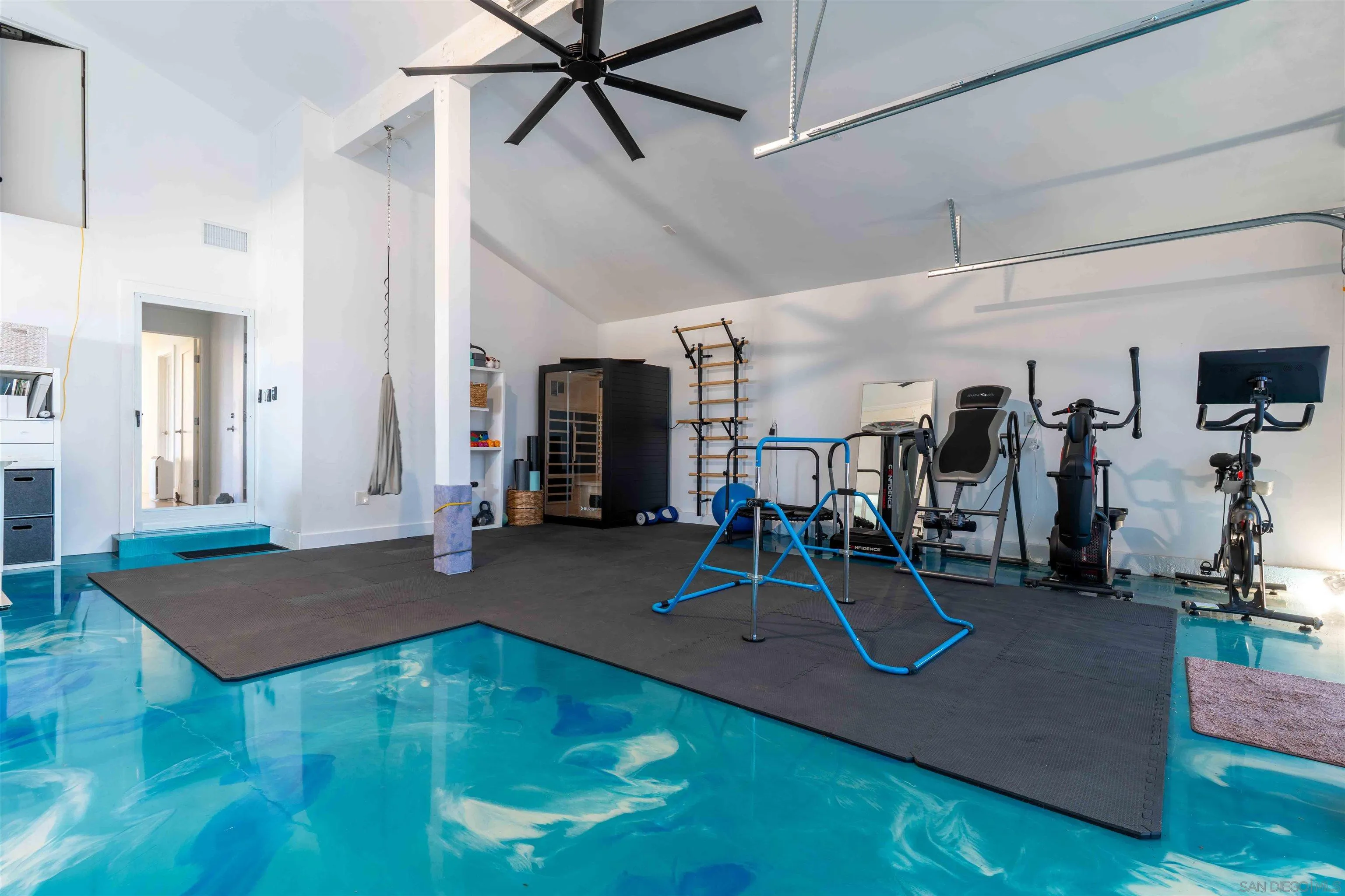 https://cdn.realtyfeed.com/cdn/127/260019559/8110d1b1690cca4d4be3991840b8719b.webp