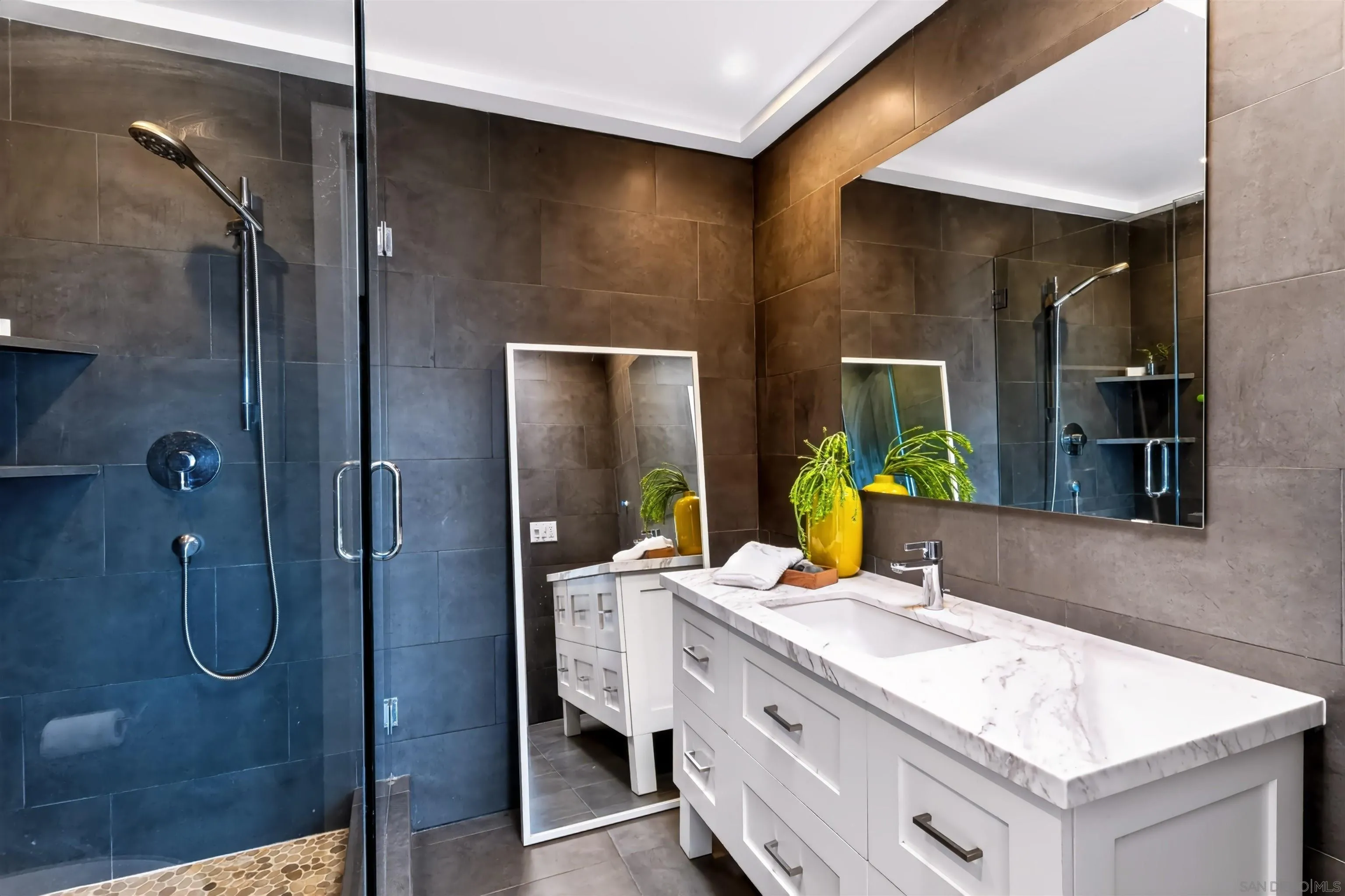 https://cdn.realtyfeed.com/cdn/127/260019559/8b5382e814e2a9aca7cecb8e4b70ea3a.webp