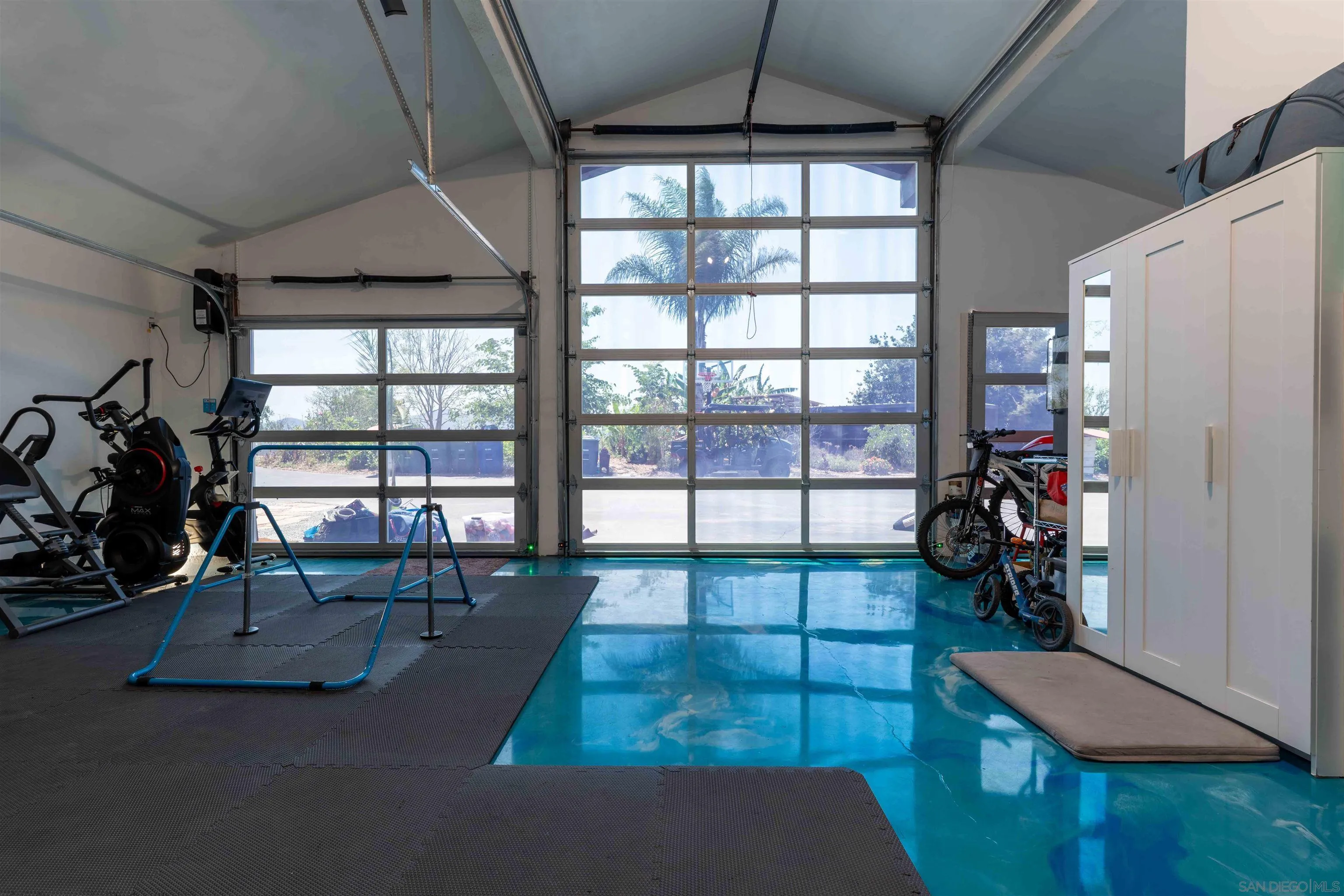https://cdn.realtyfeed.com/cdn/127/260019559/94c1255d34a37b94badea0069ada65b6.webp