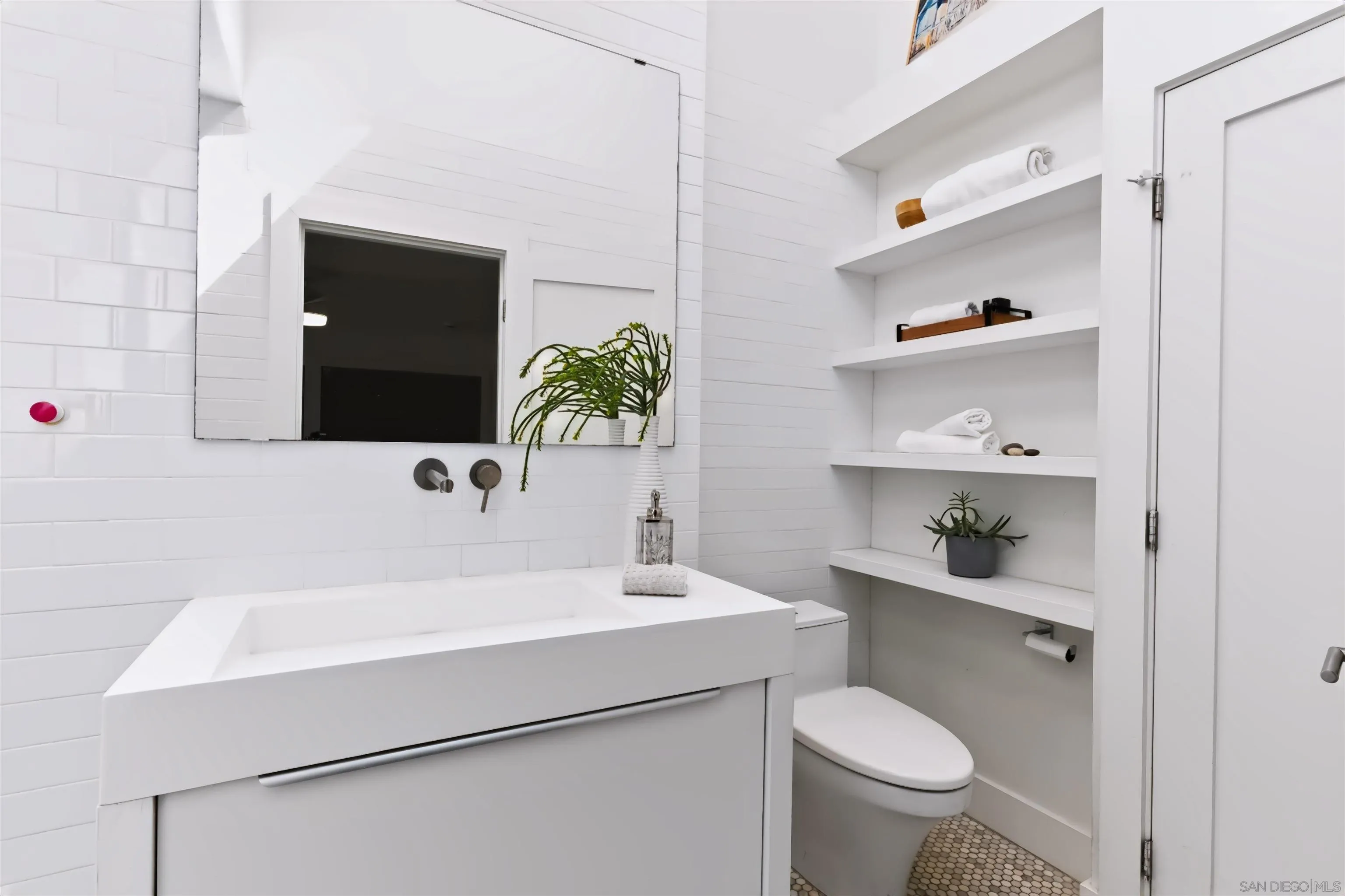 https://cdn.realtyfeed.com/cdn/127/260019559/aaa7c0d425fef2c5c007d8f9b7fed011.webp