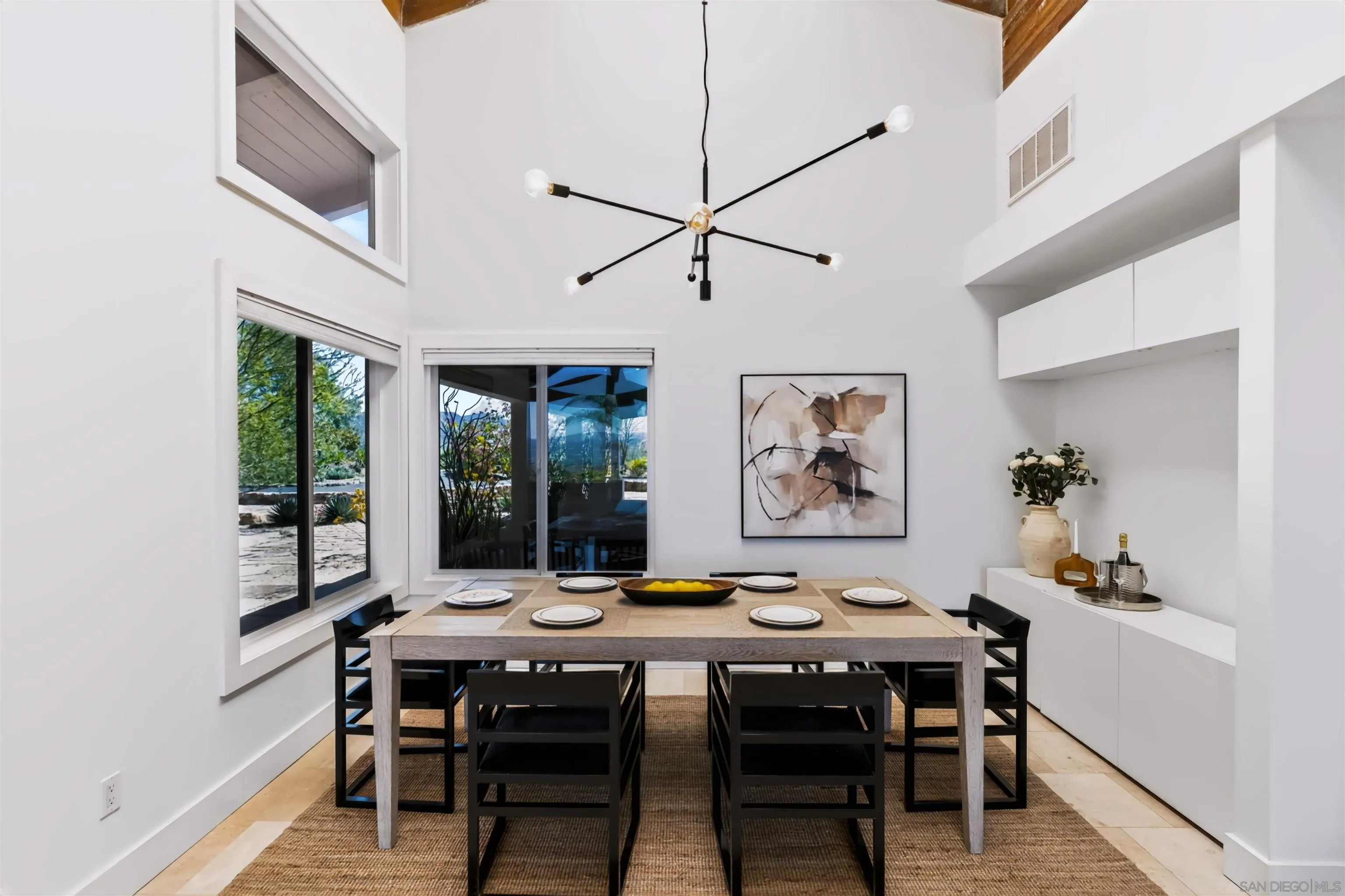 https://cdn.realtyfeed.com/cdn/127/260019559/c6b91e109df57adda17f18f4b3a6e885.webp