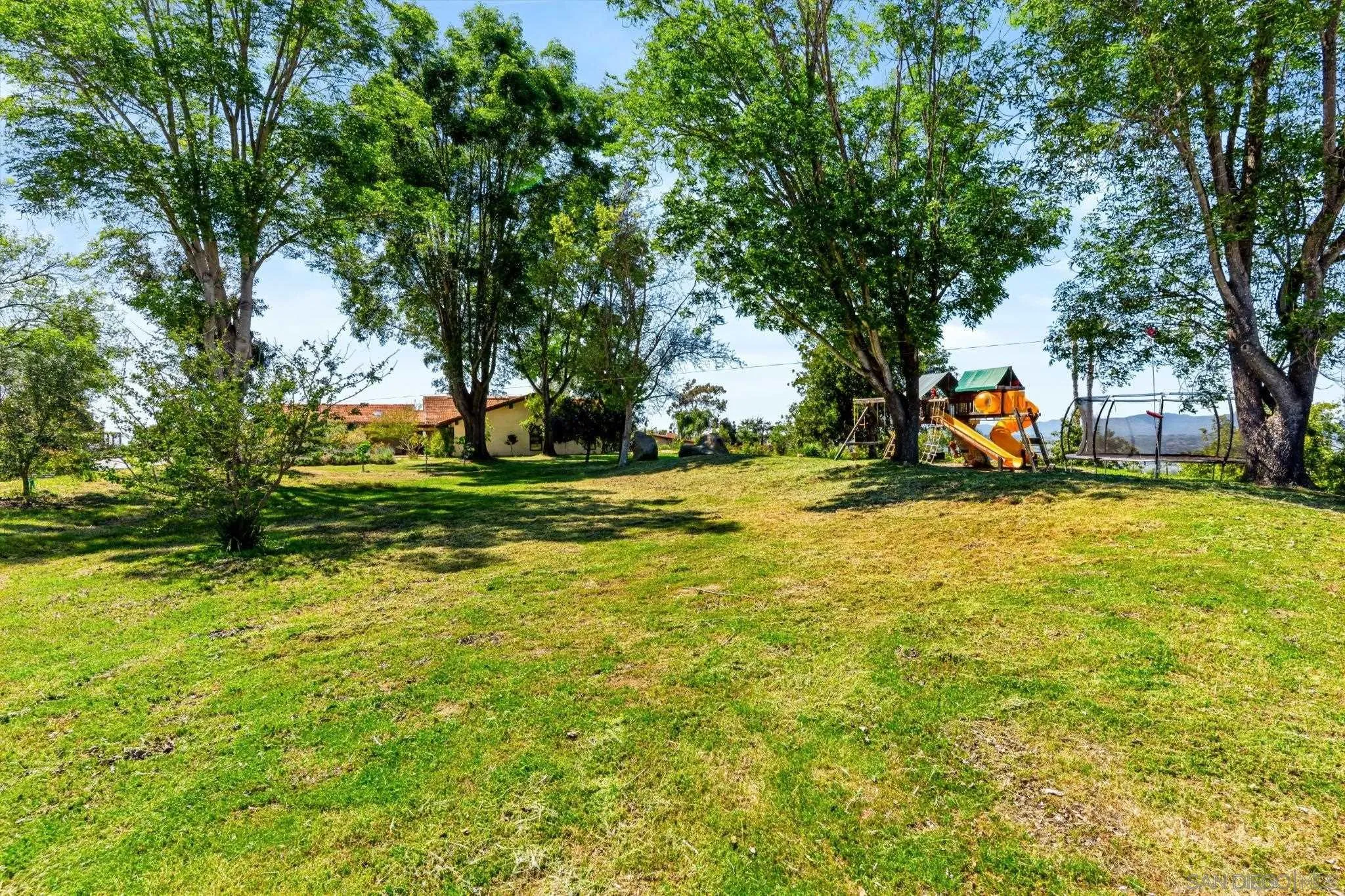 https://cdn.realtyfeed.com/cdn/127/260019559/e1b0eda5d69c7715dadeadf739c96d59.webp