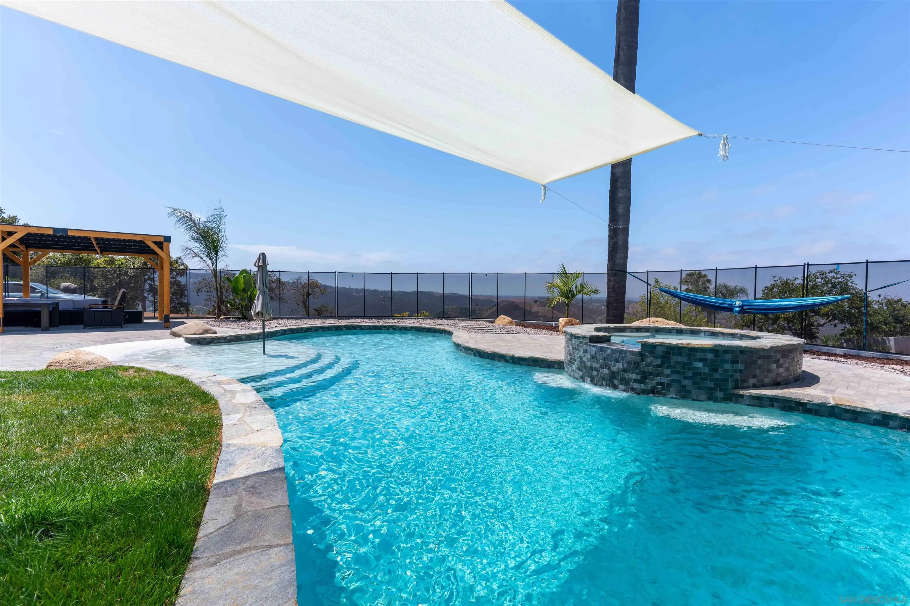 https://cdn.realtyfeed.com/cdn/127/260019559/ecb45f4593ae7ab6b8859b7c0f1d4fae.webp