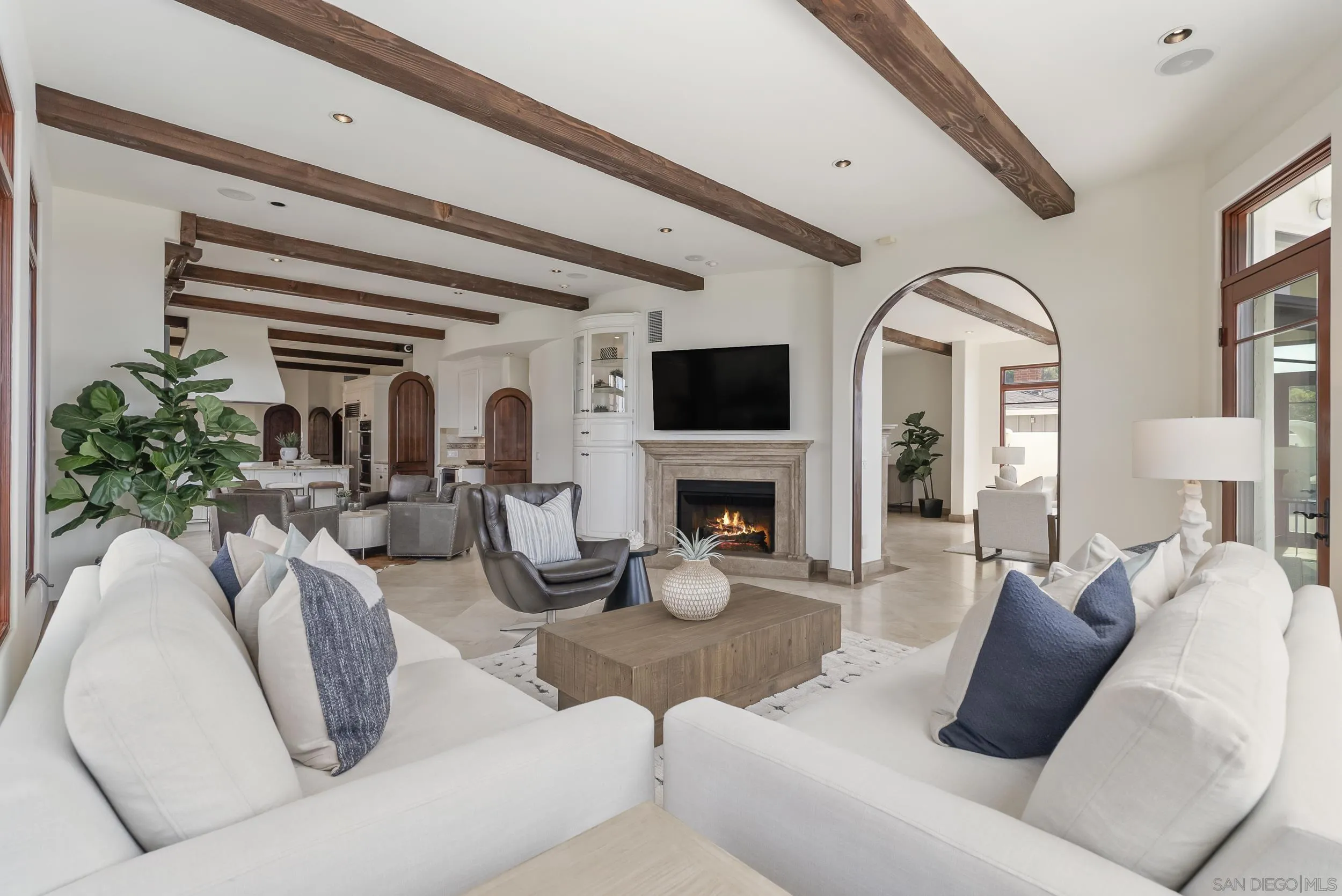 https://cdn.realtyfeed.com/cdn/127/260019560/3c695347cccfe79cf3f06df1f7278256.webp