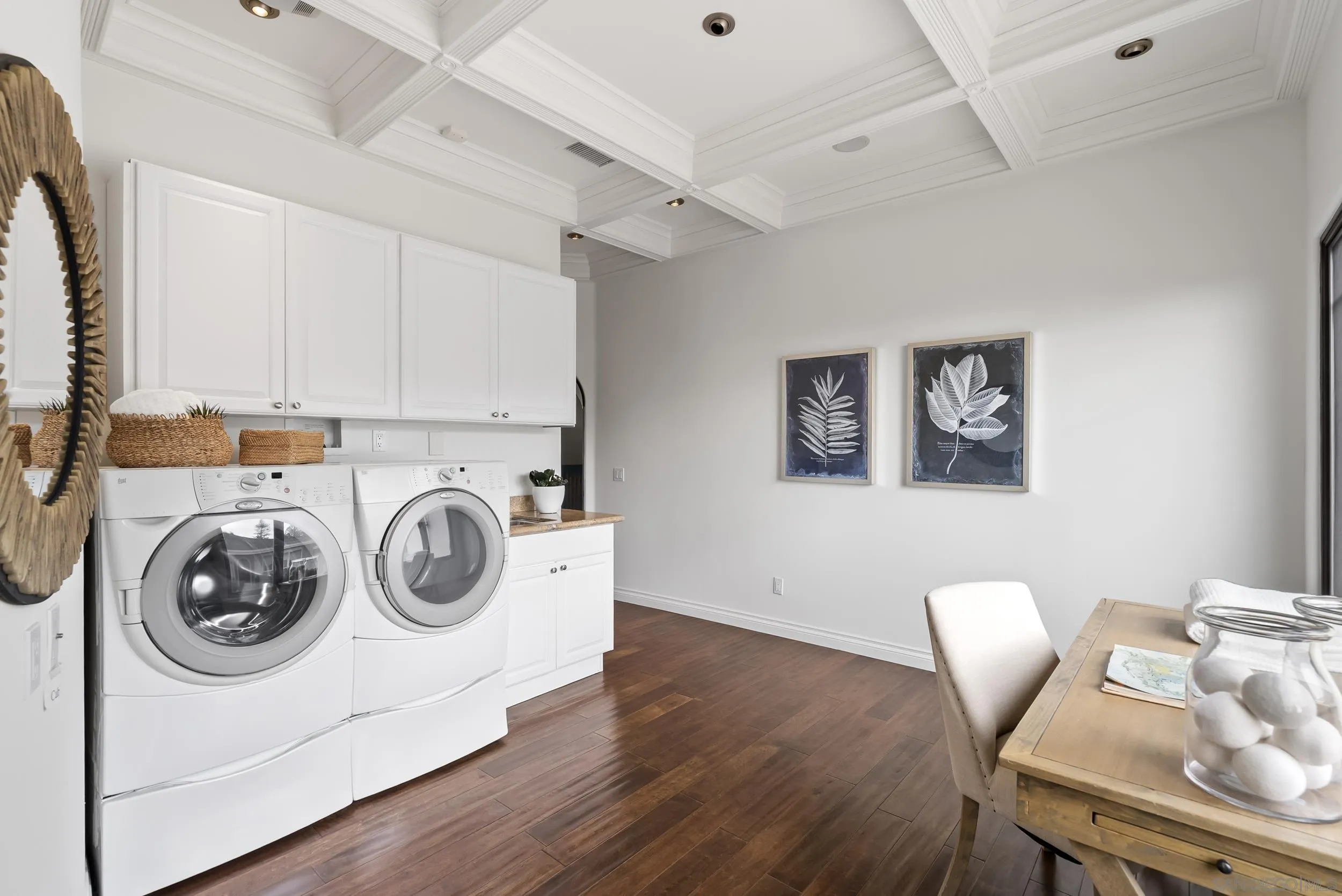 https://cdn.realtyfeed.com/cdn/127/260019560/a74a6fab3beb28e9637cb189544d739a.webp
