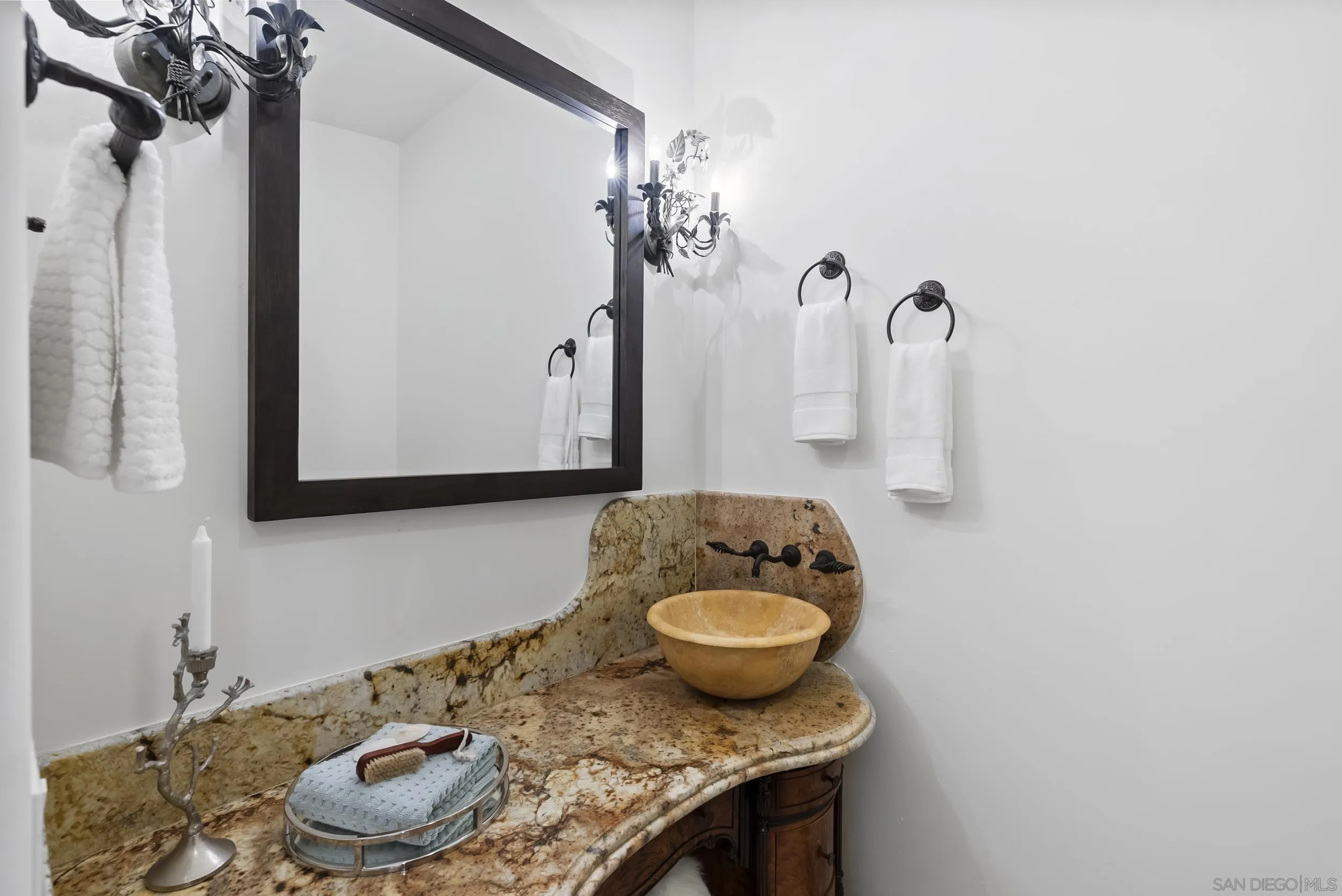 https://cdn.realtyfeed.com/cdn/127/260019560/b0b6b7dcdc1deb7b786725d524a8e2b0.webp