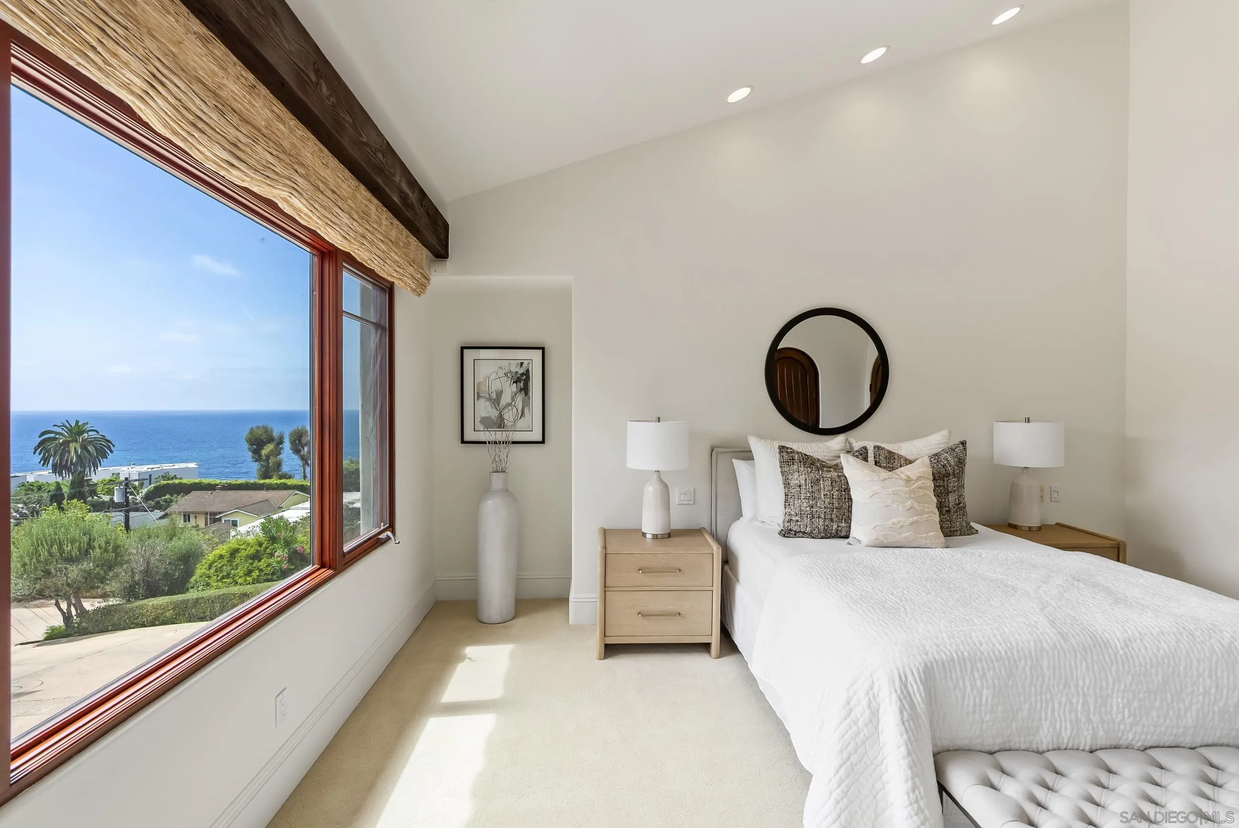 https://cdn.realtyfeed.com/cdn/127/260019560/c3700e51375d4a946fcf2da86a0c882b.webp