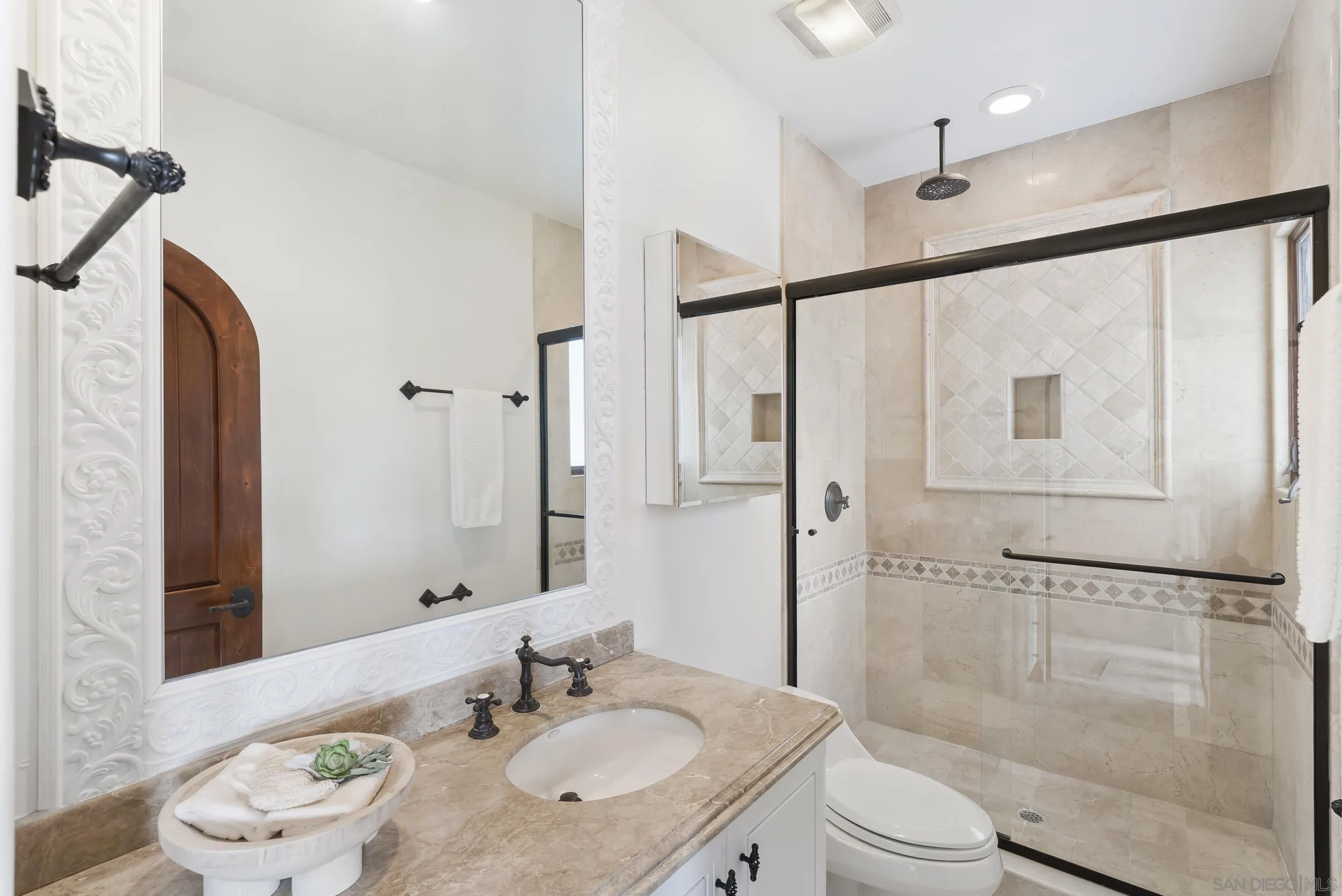 https://cdn.realtyfeed.com/cdn/127/260019560/c6de397c0144ea451c27b2fadaa3793f.webp