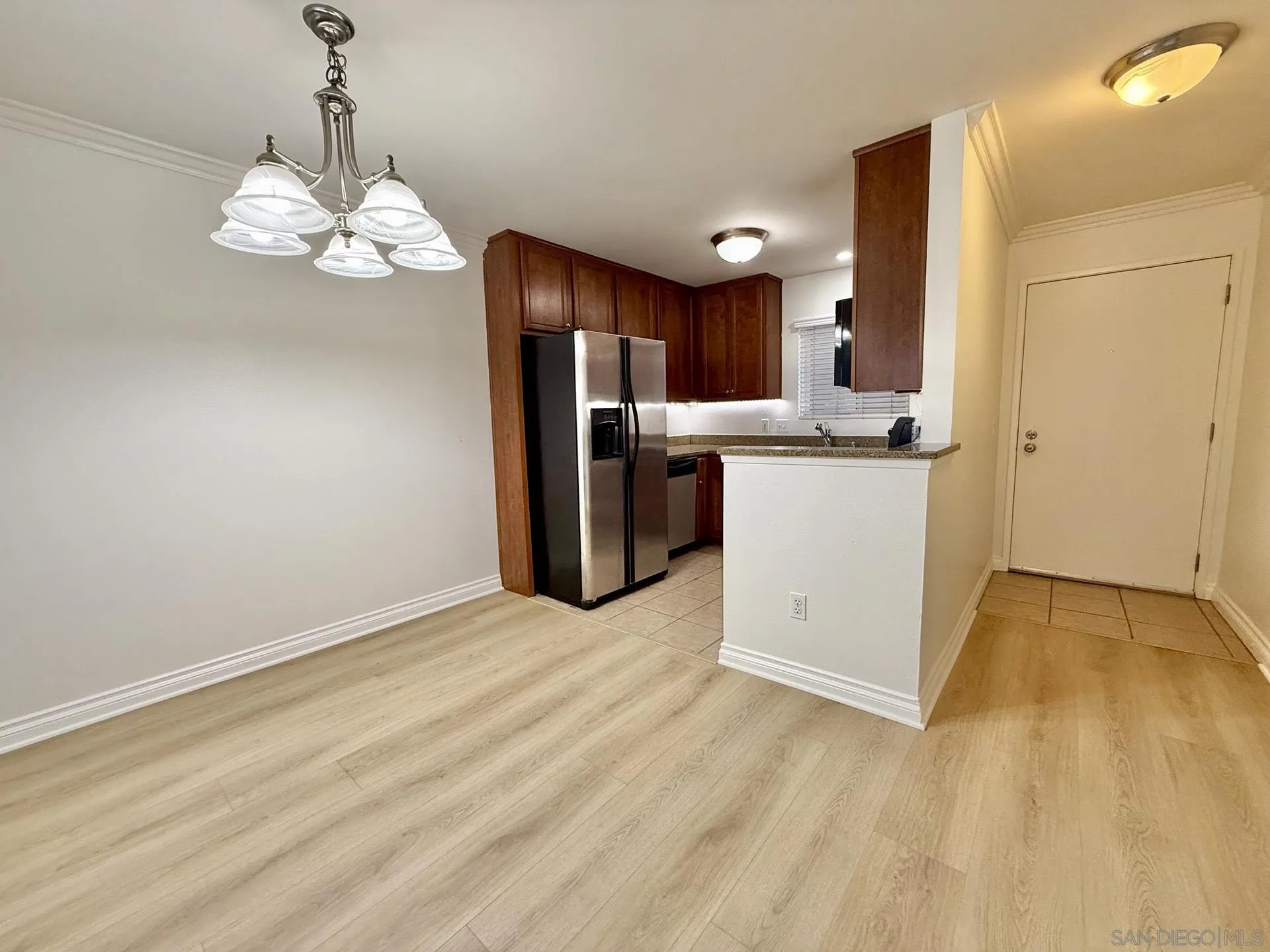Photo #8: 260019561 Listing: Photo #8