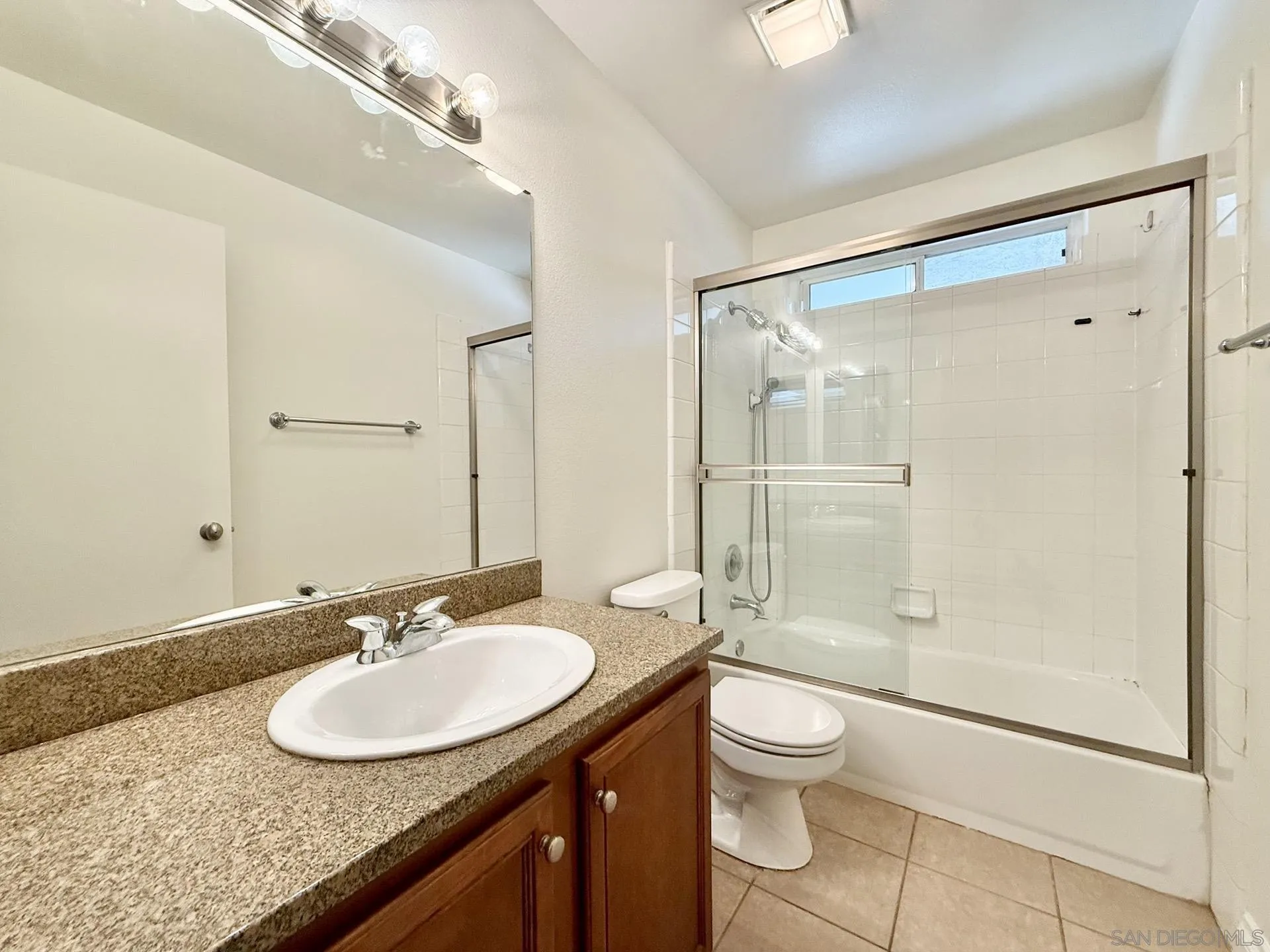 Photo #23: 260019561 Listing: Photo #23