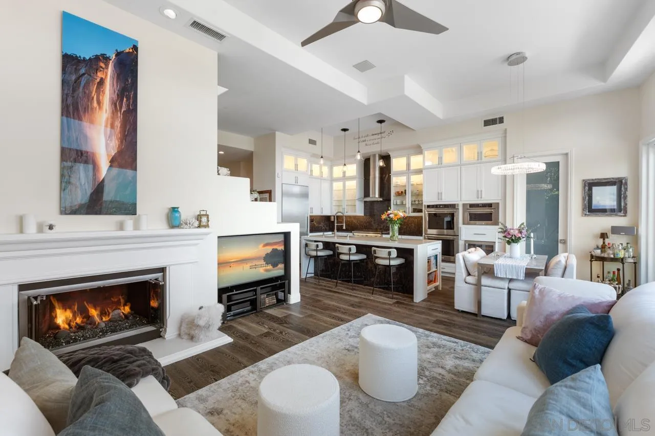 https://cdn.realtyfeed.com/cdn/127/260019562/ad0052e0e8b8eae79a616a51cd62a4bf.webp