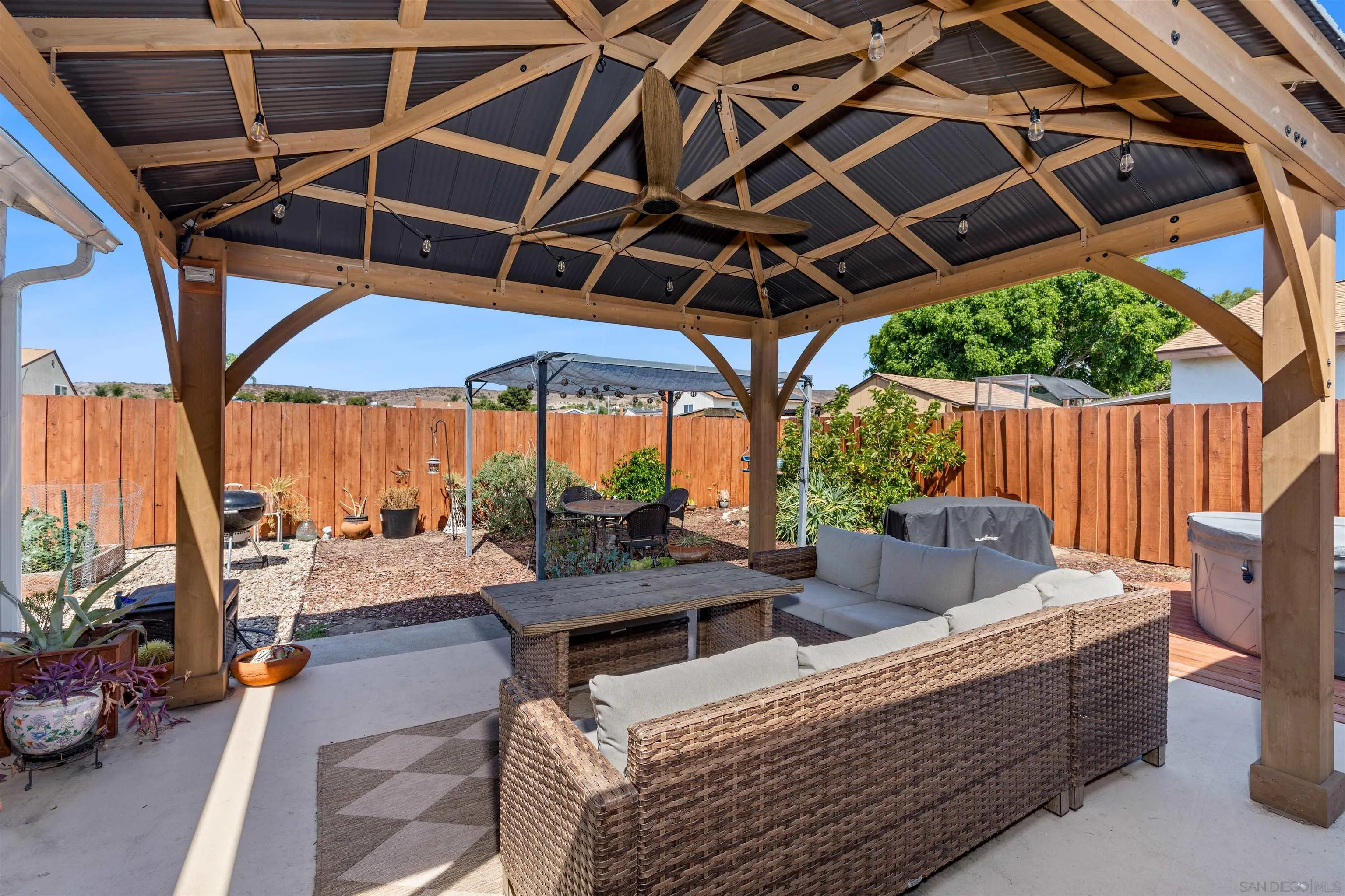 https://cdn.realtyfeed.com/cdn/127/260019563/102fc09de481ee80d5e7253b10a78fd2.webp